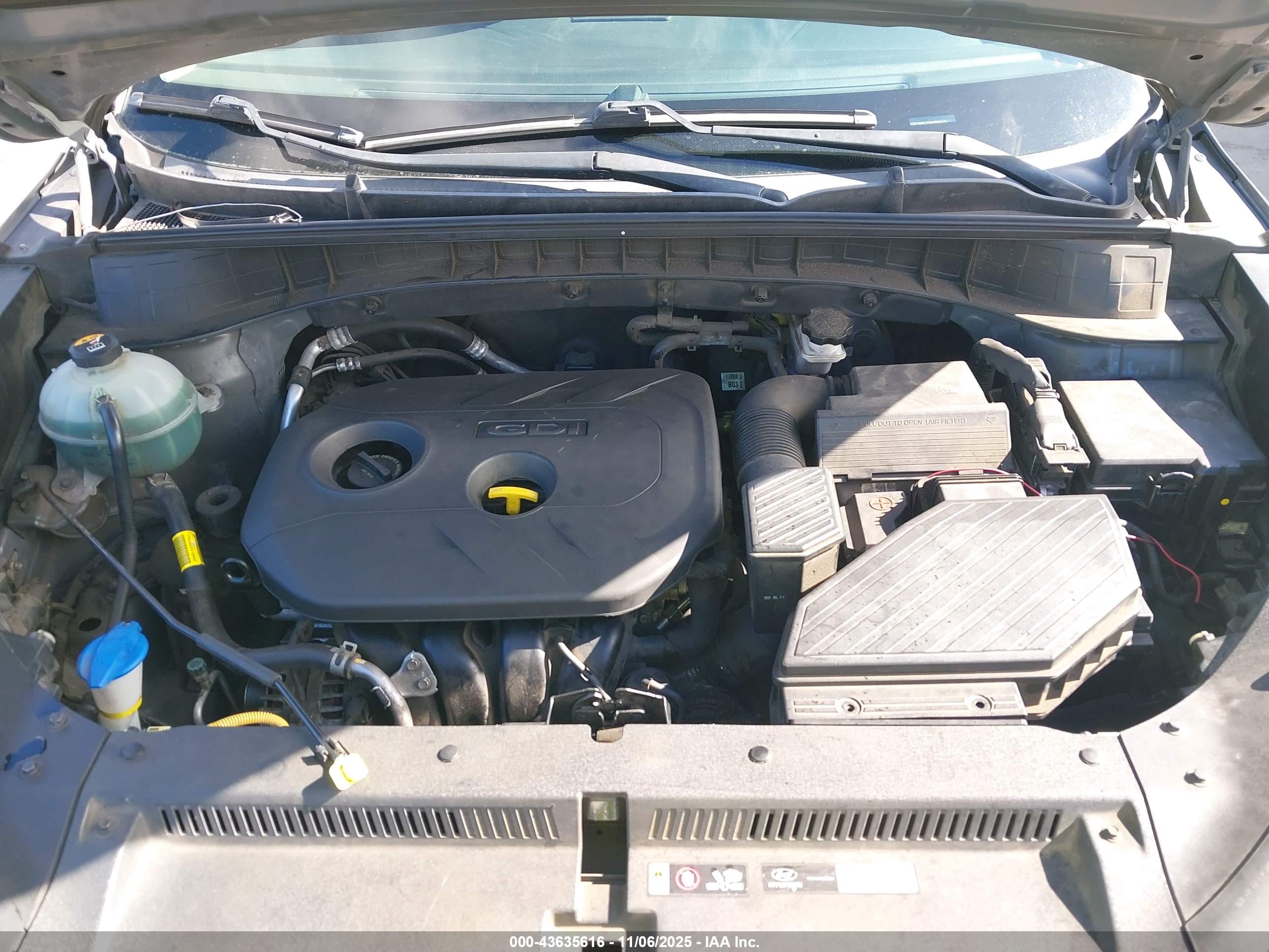 HYUNDAI TUCSON image 10
