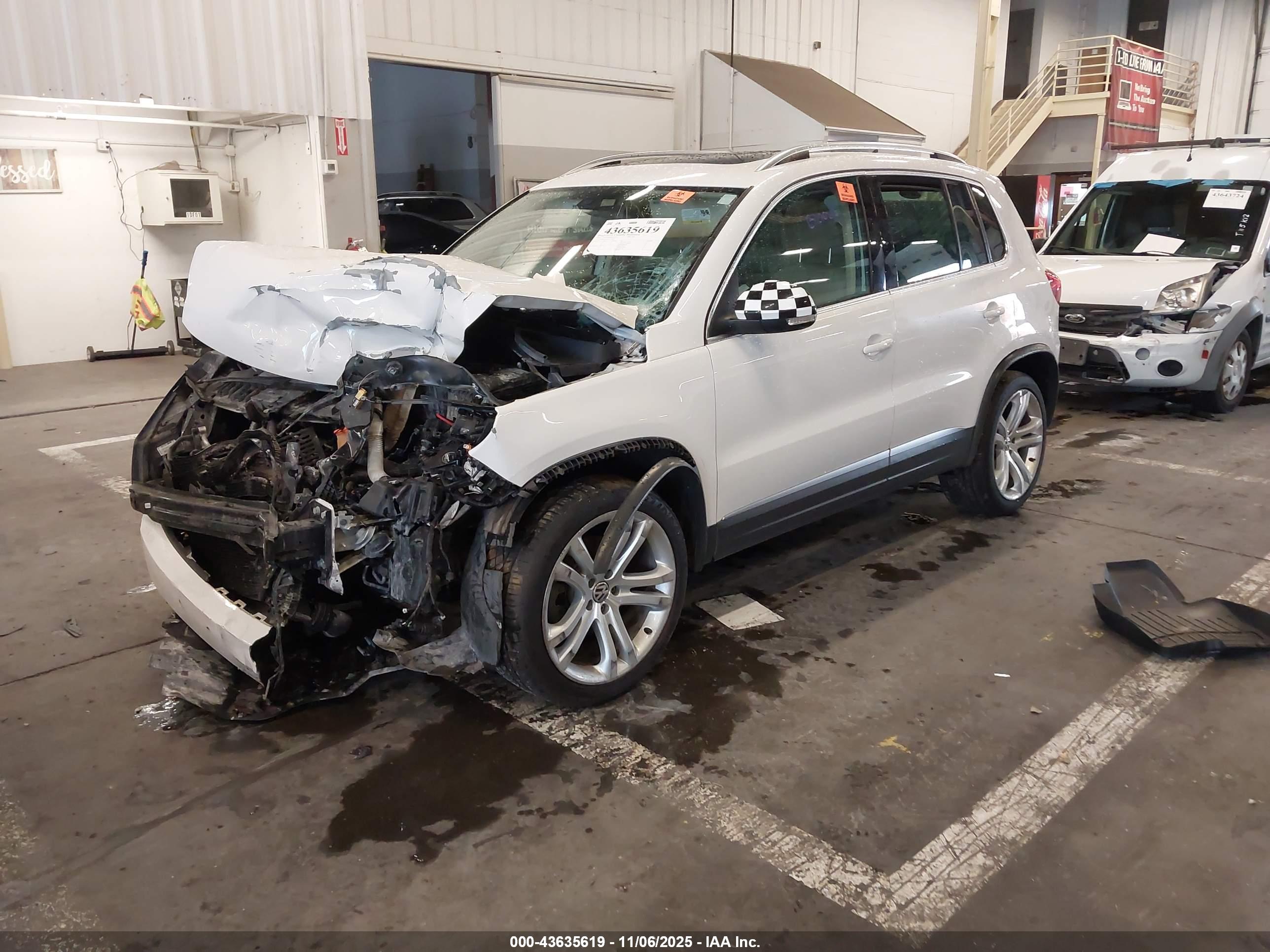 VOLKSWAGEN TIGUAN image 2
