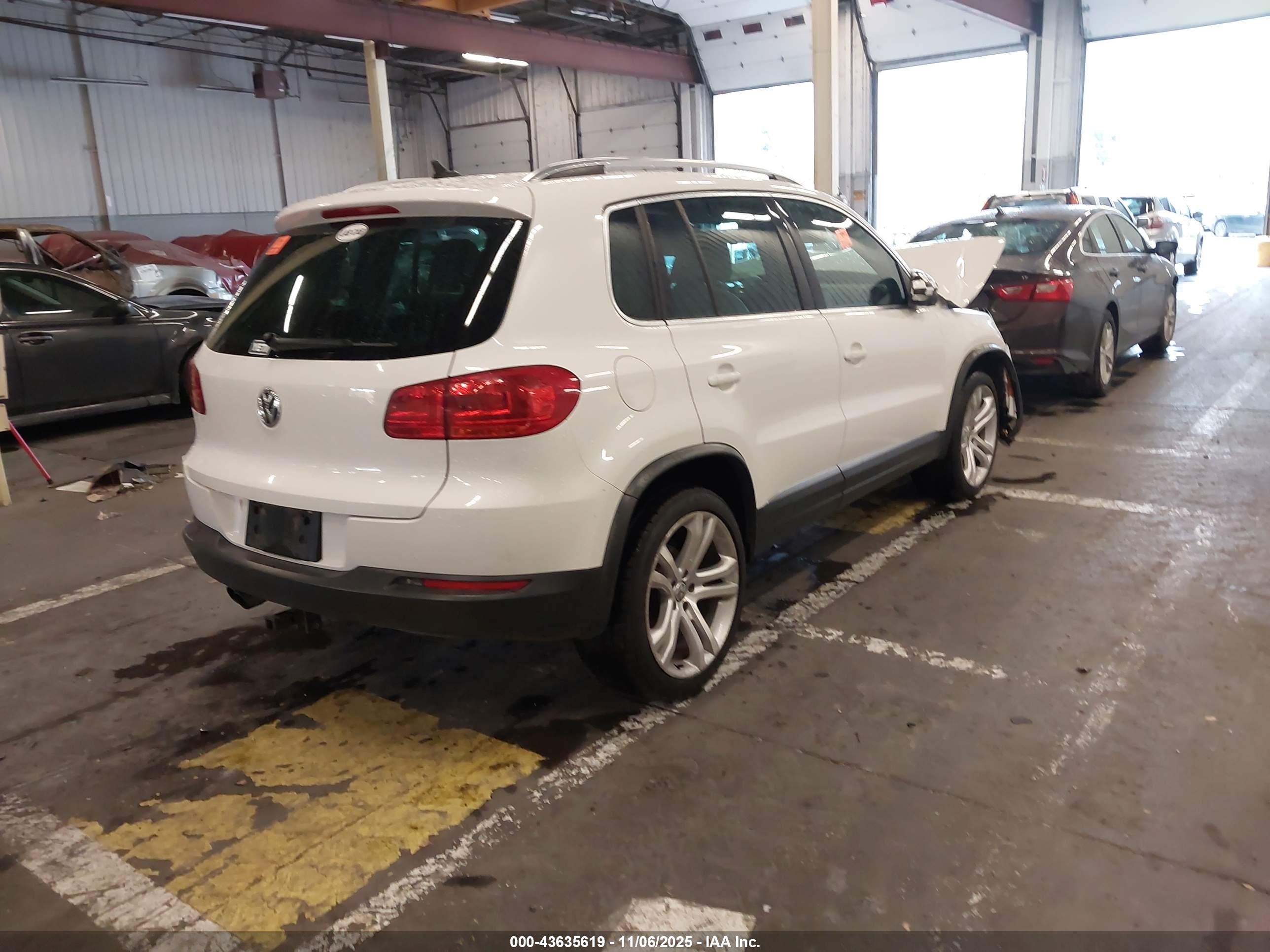 VOLKSWAGEN TIGUAN image 4