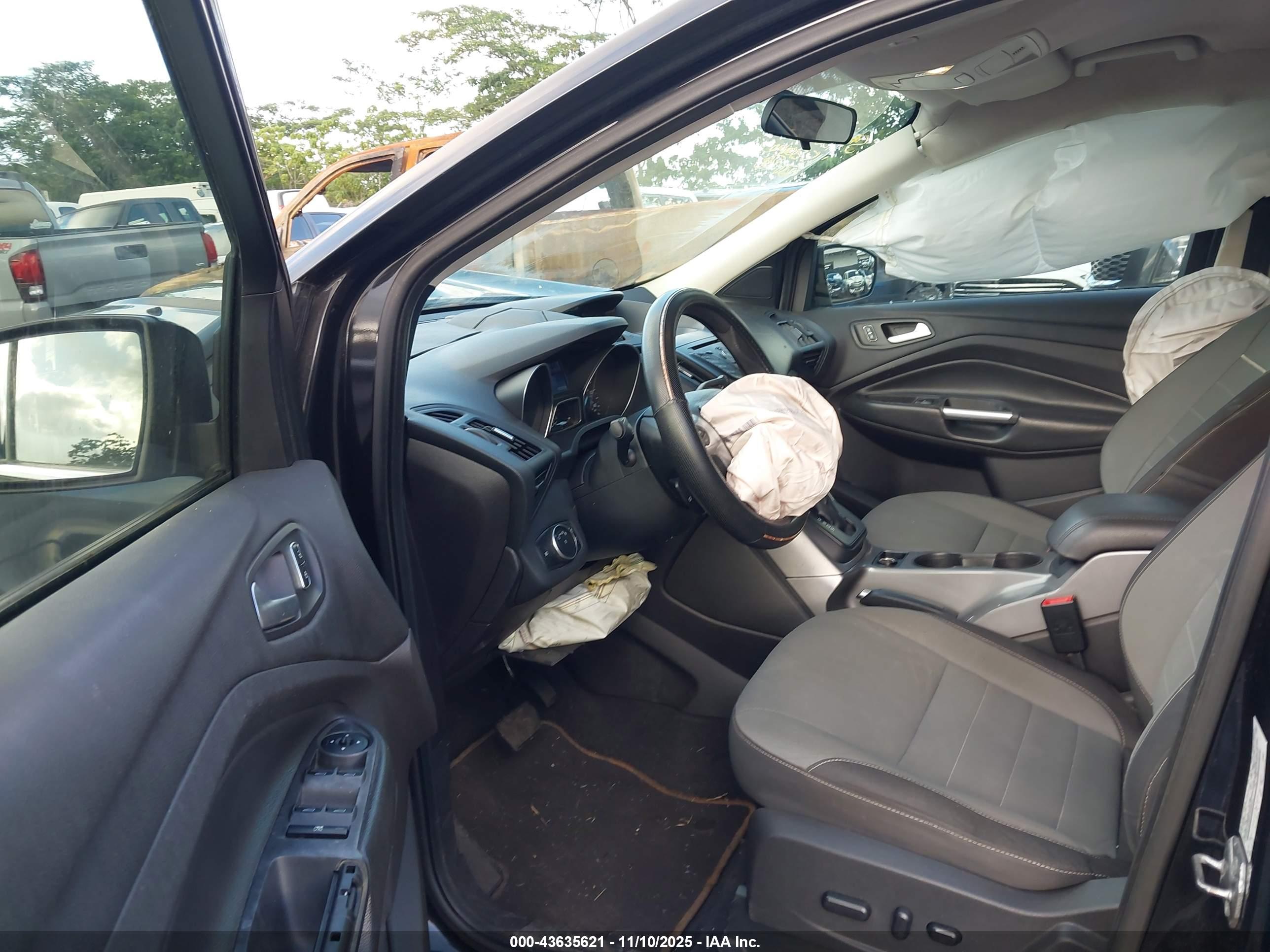 FORD ESCAPE image 5