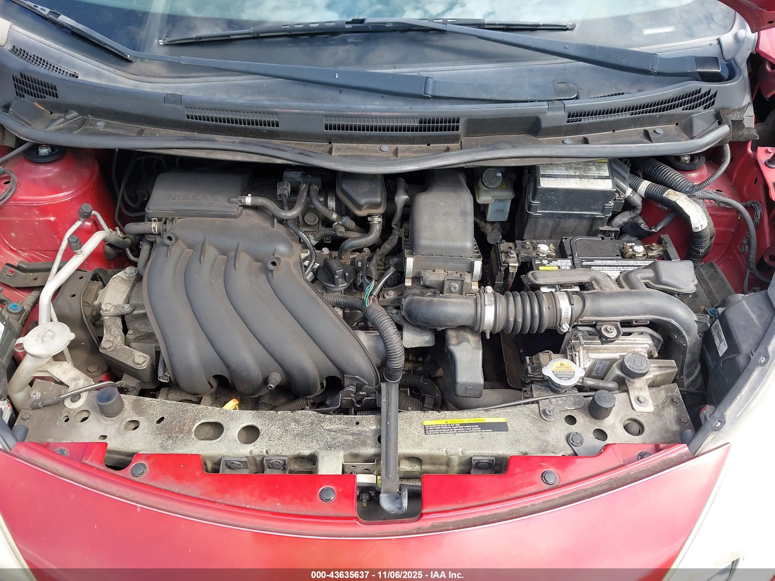 NISSAN VERSA image 10