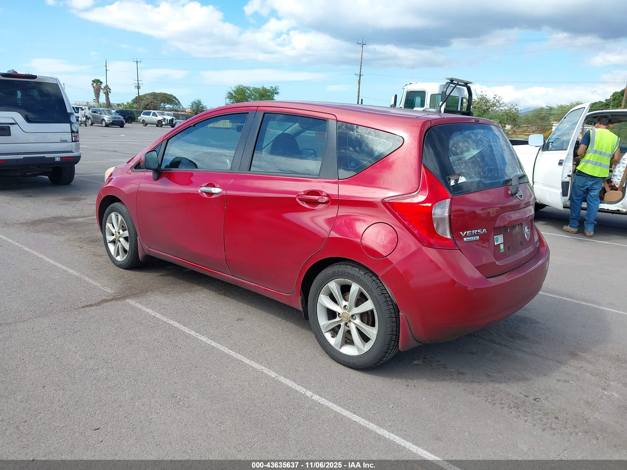NISSAN VERSA image 3