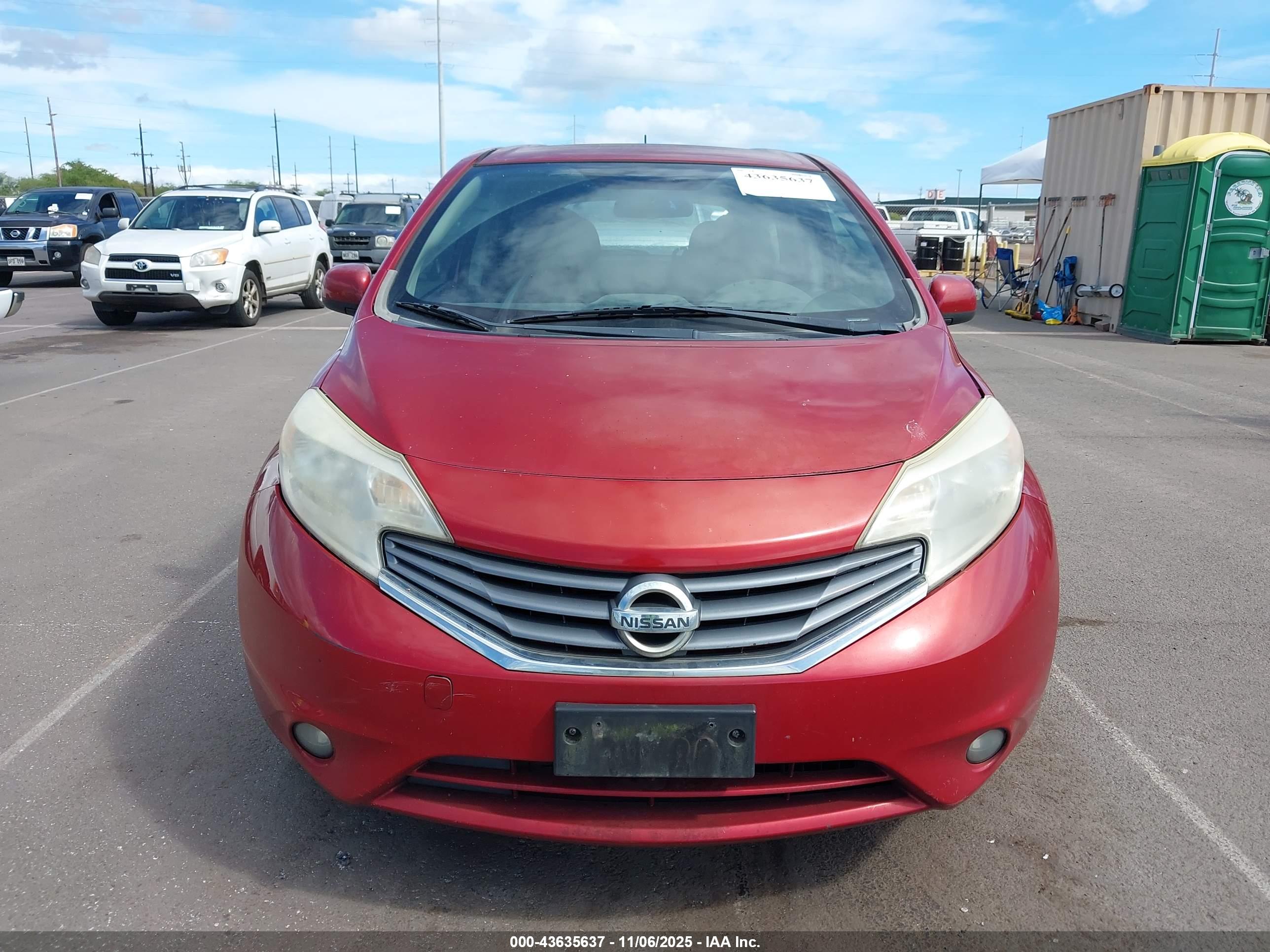 NISSAN VERSA image 6