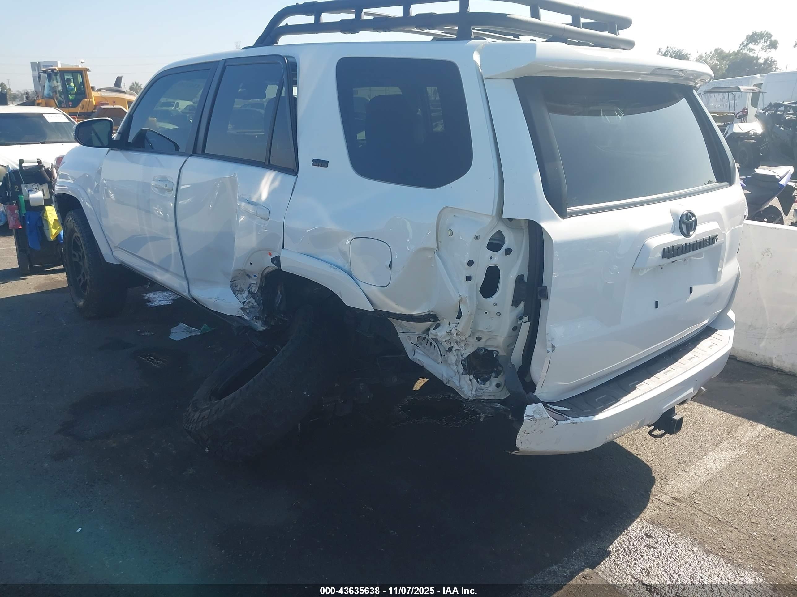 TOYOTA 4RUNNER image 3