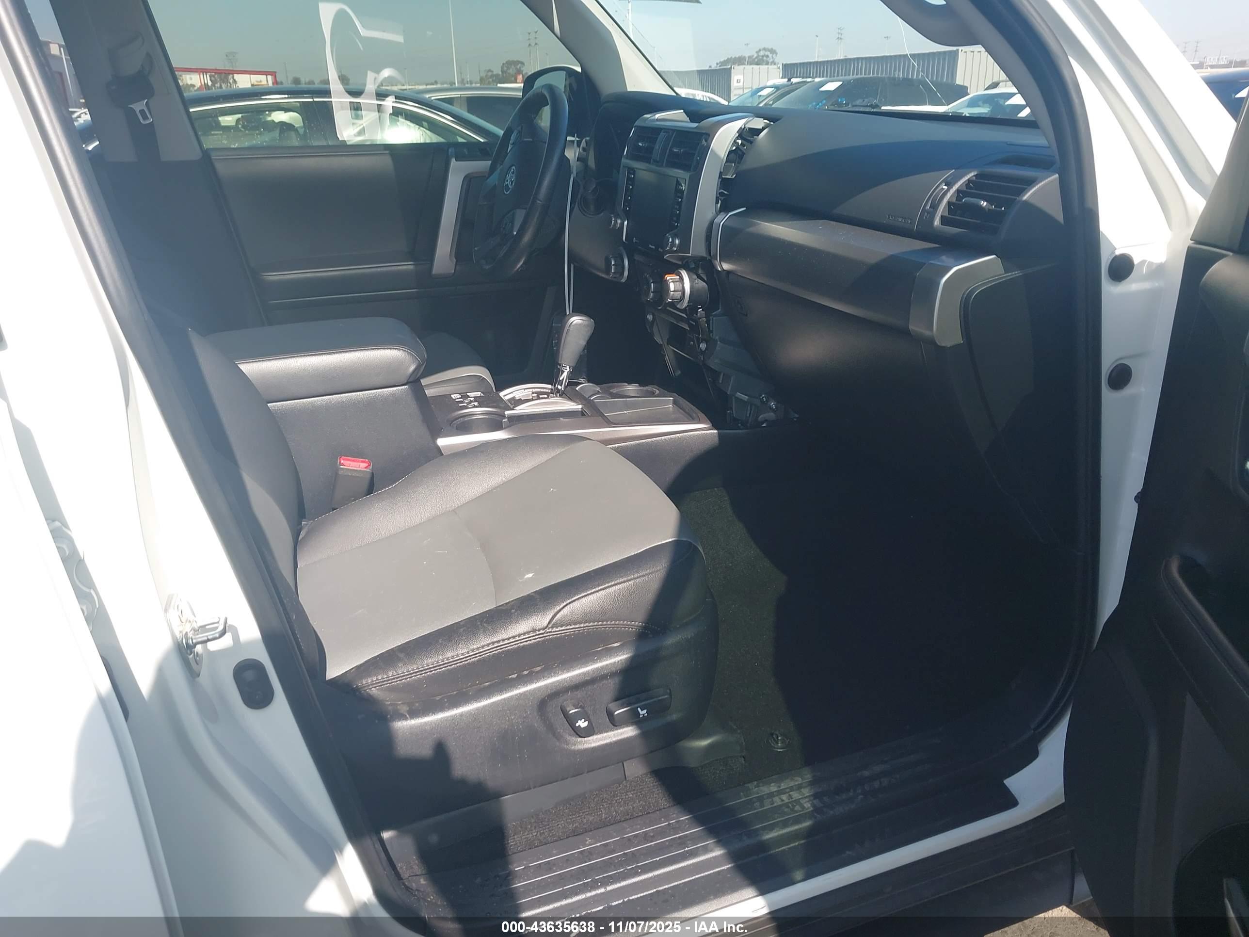 TOYOTA 4RUNNER image 5
