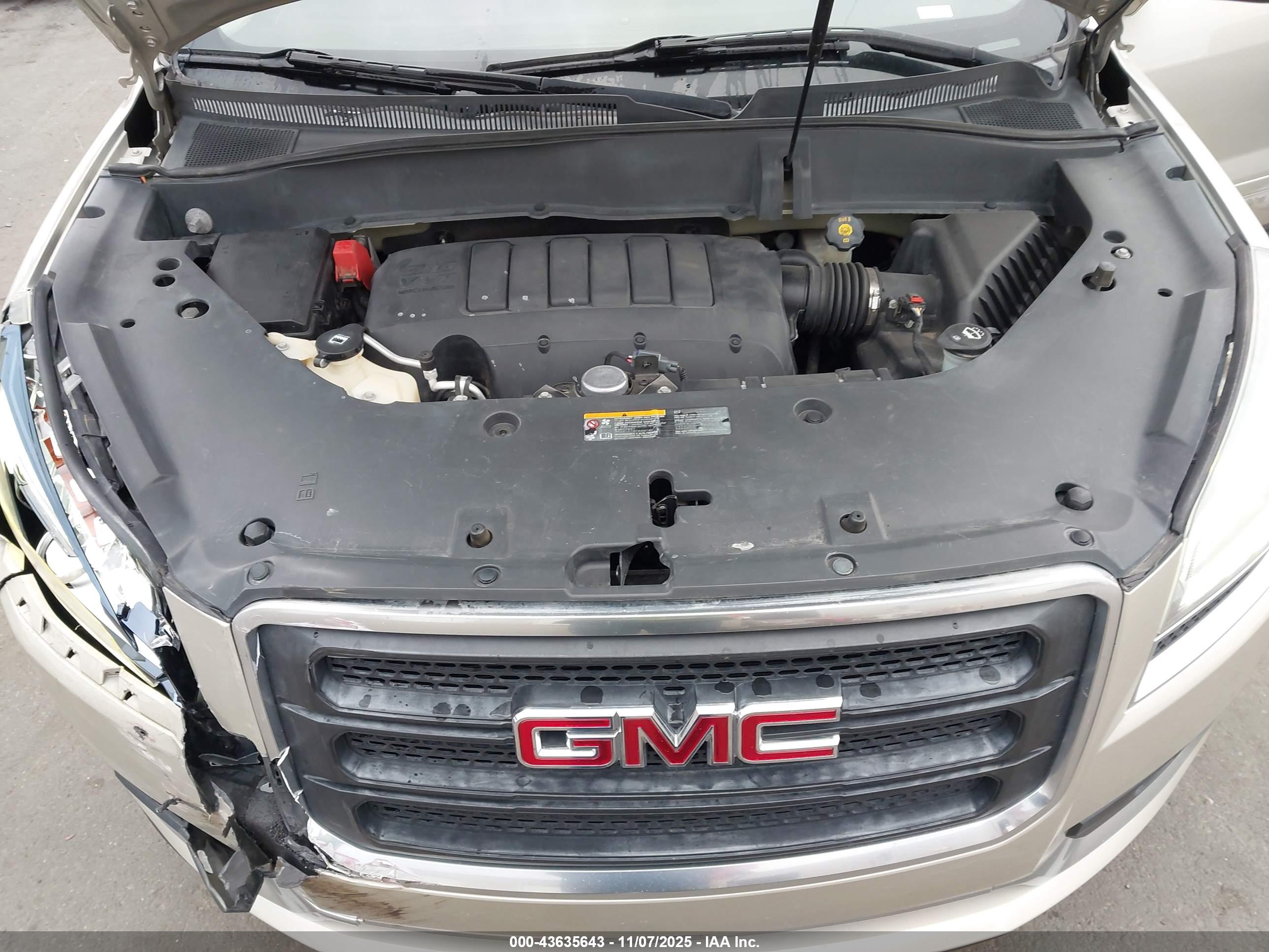 GMC ACADIA image 10