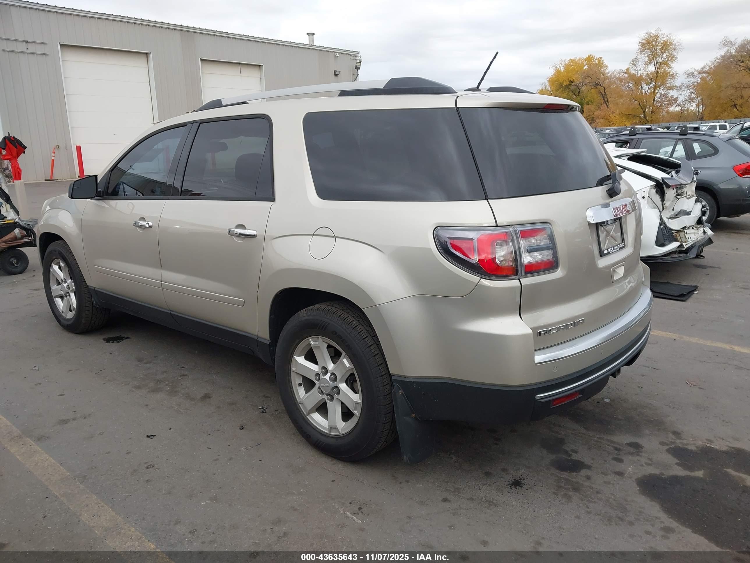 GMC ACADIA image 3