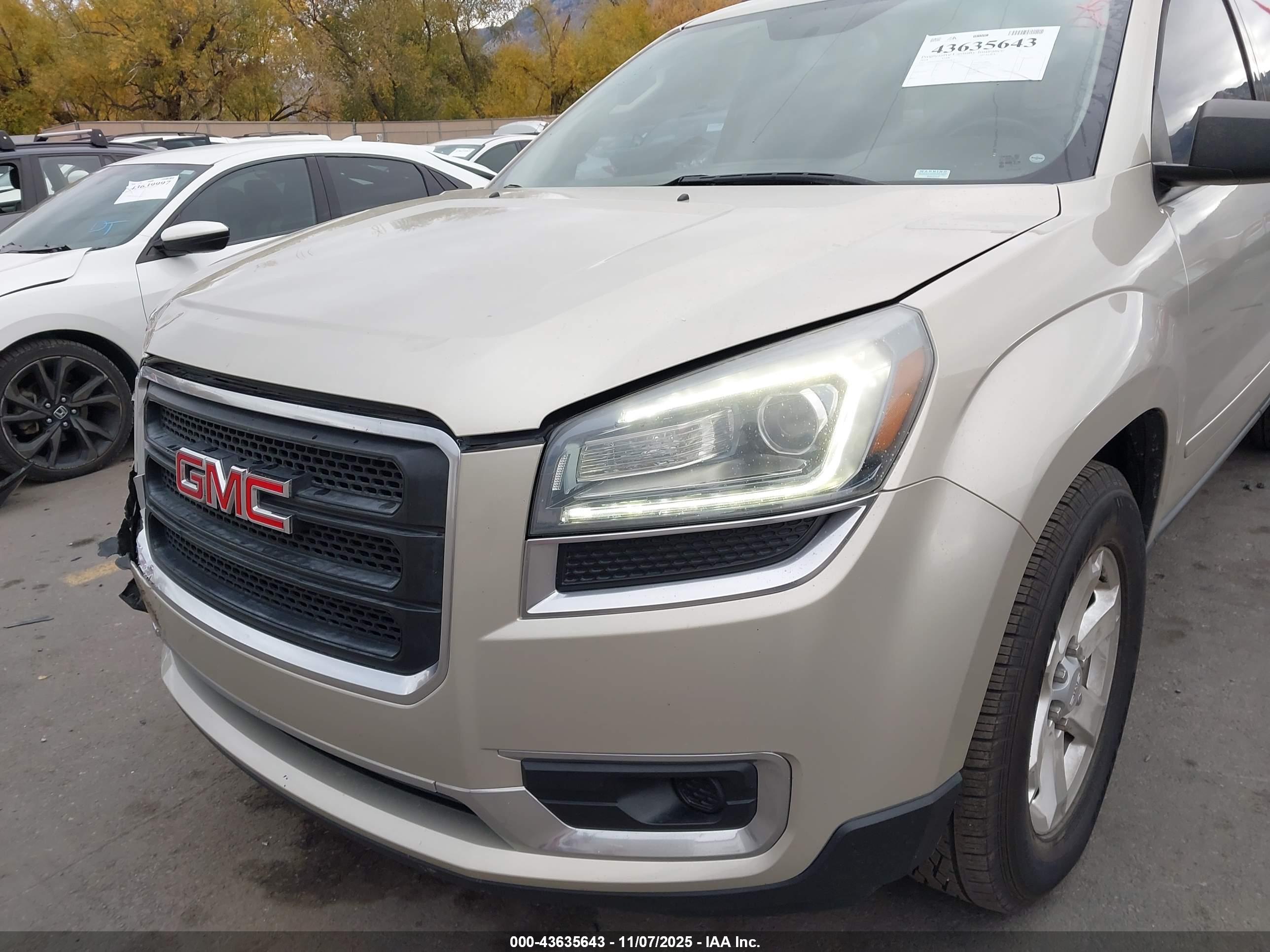 GMC ACADIA image 6