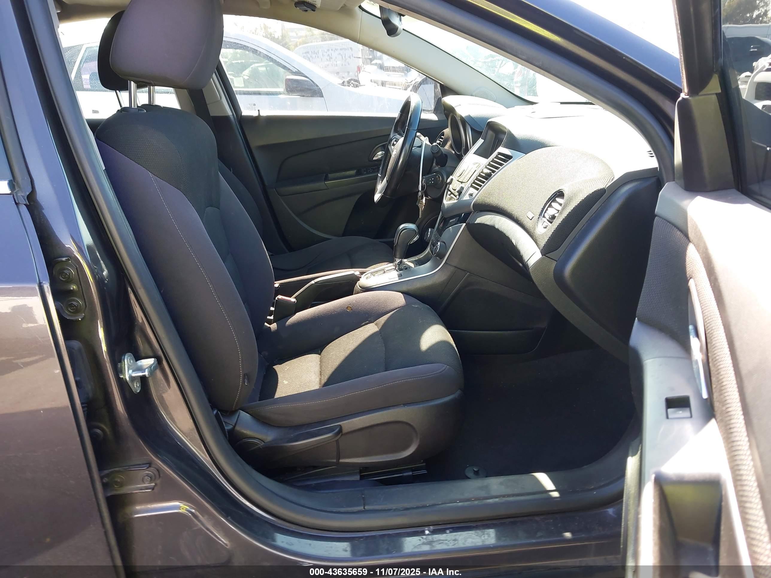 CHEVROLET CRUZE image 5
