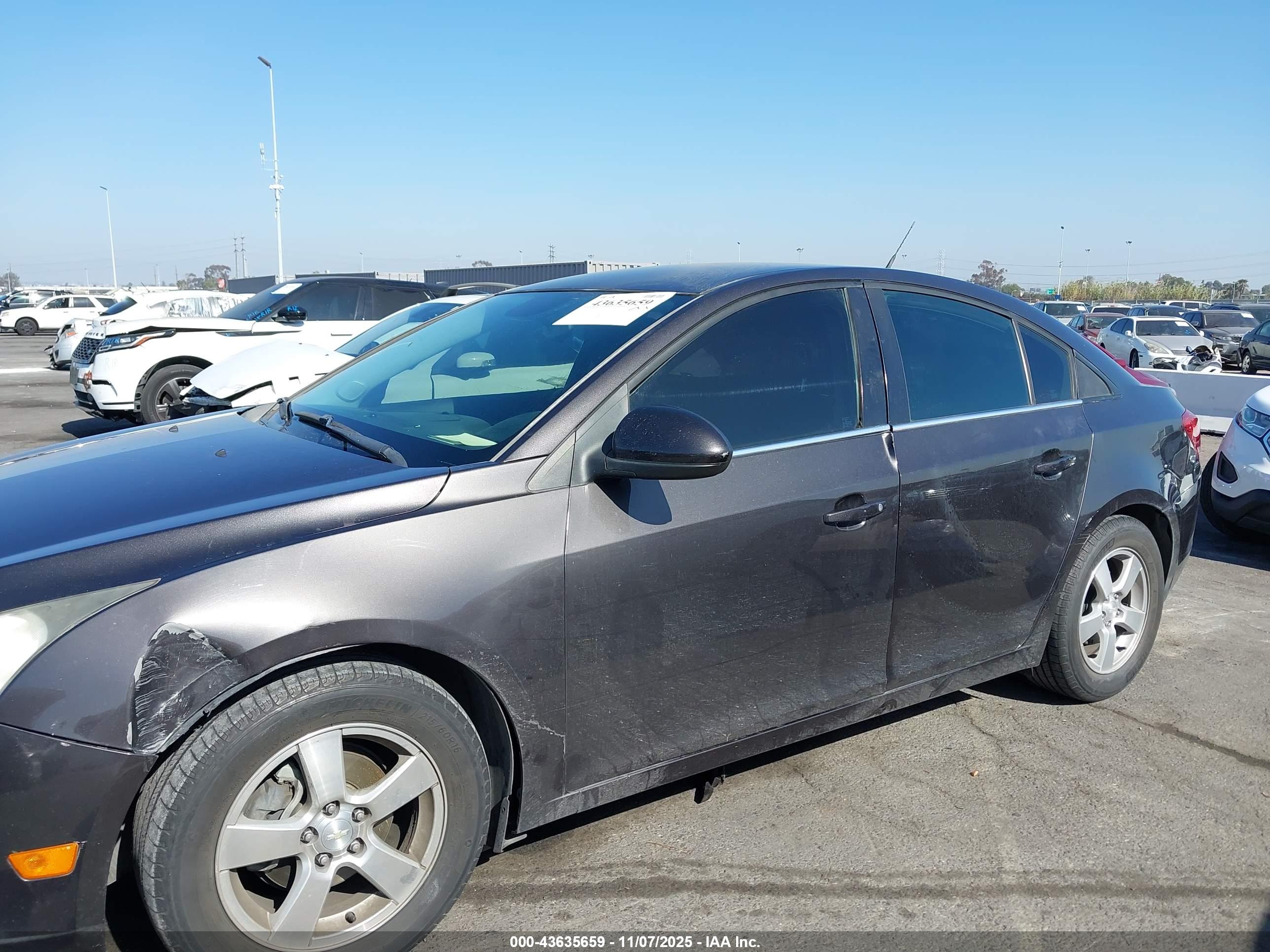 CHEVROLET CRUZE image 6