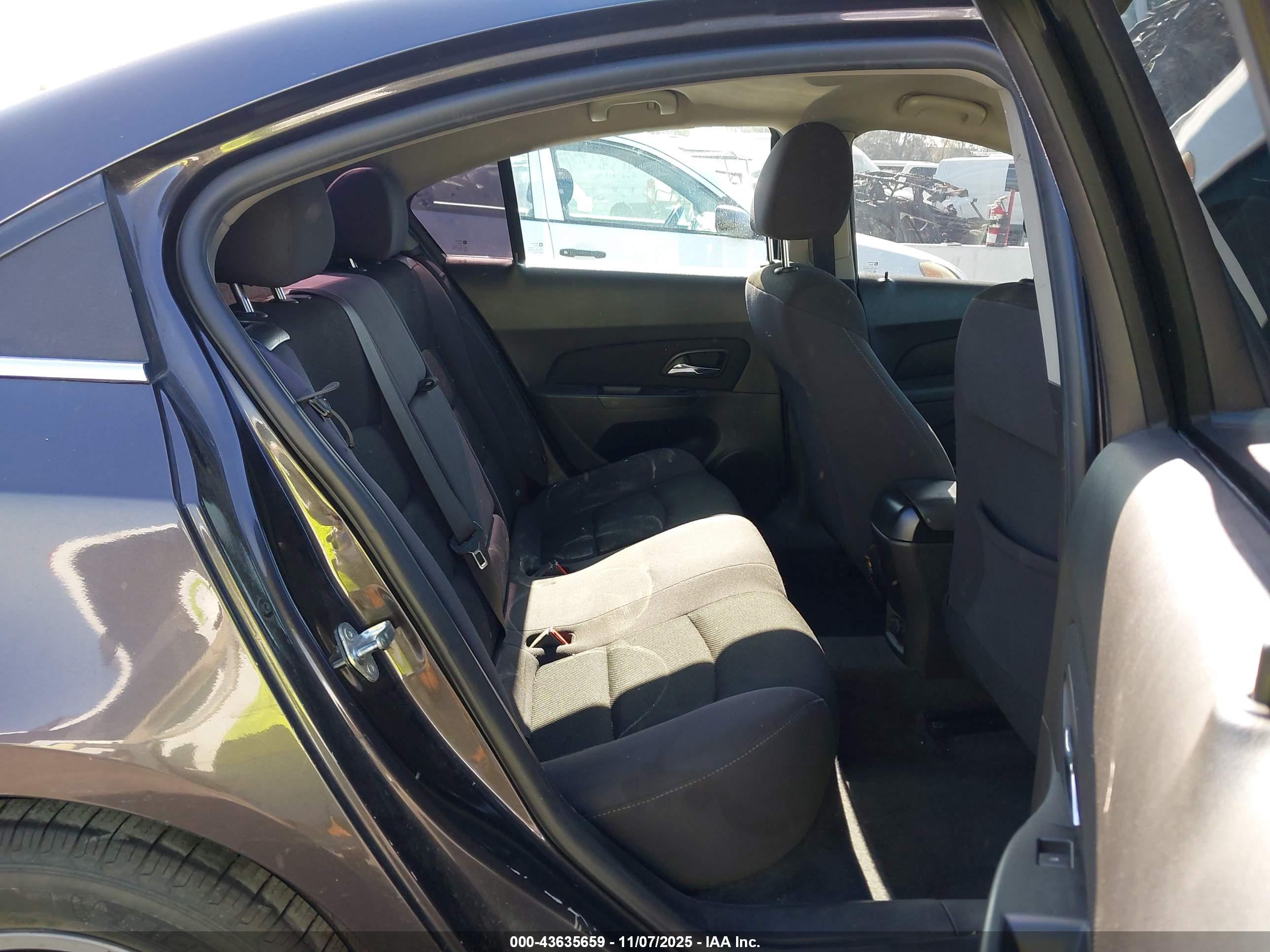 CHEVROLET CRUZE image 8