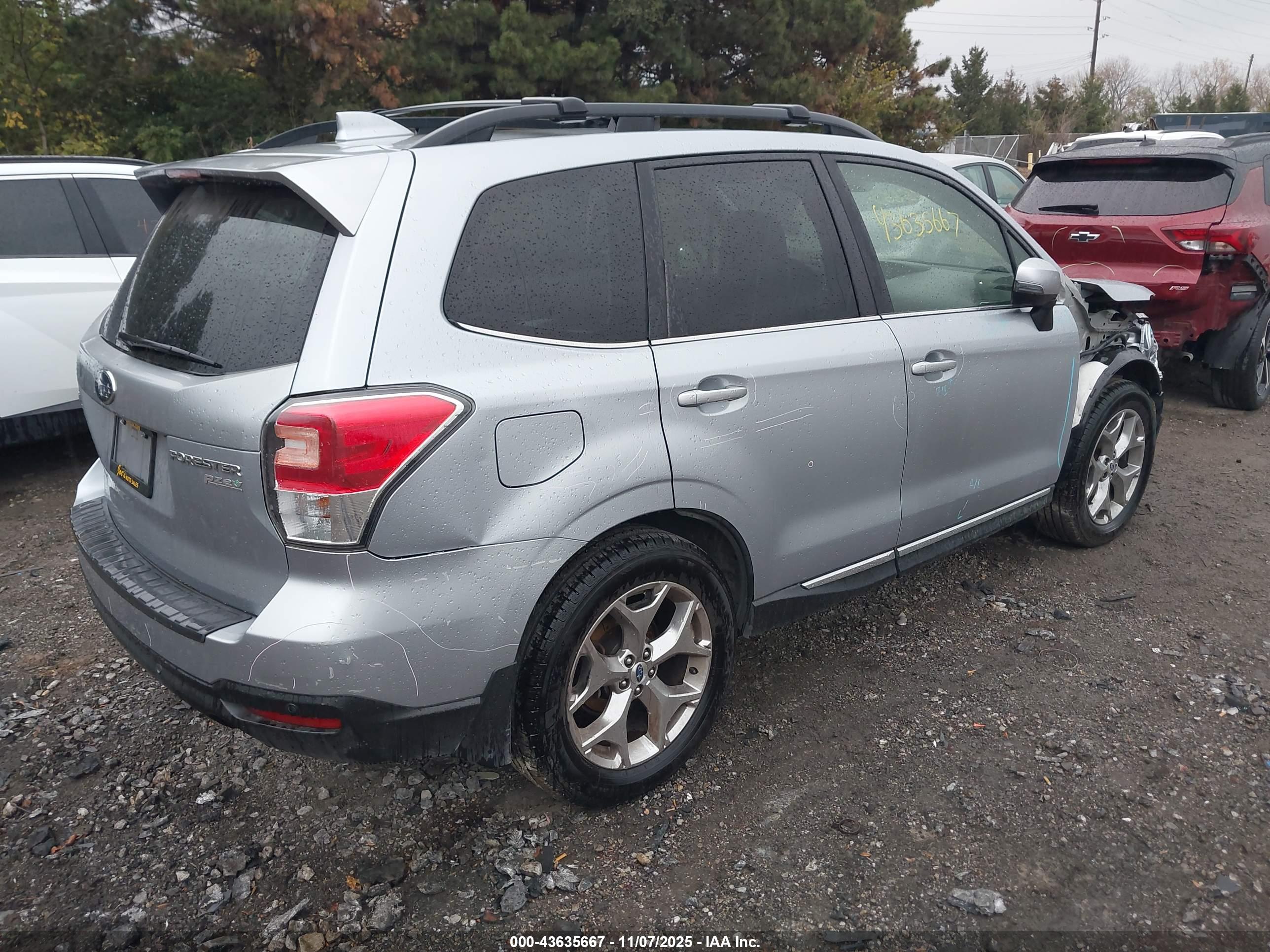 SUBARU FORESTER image 4