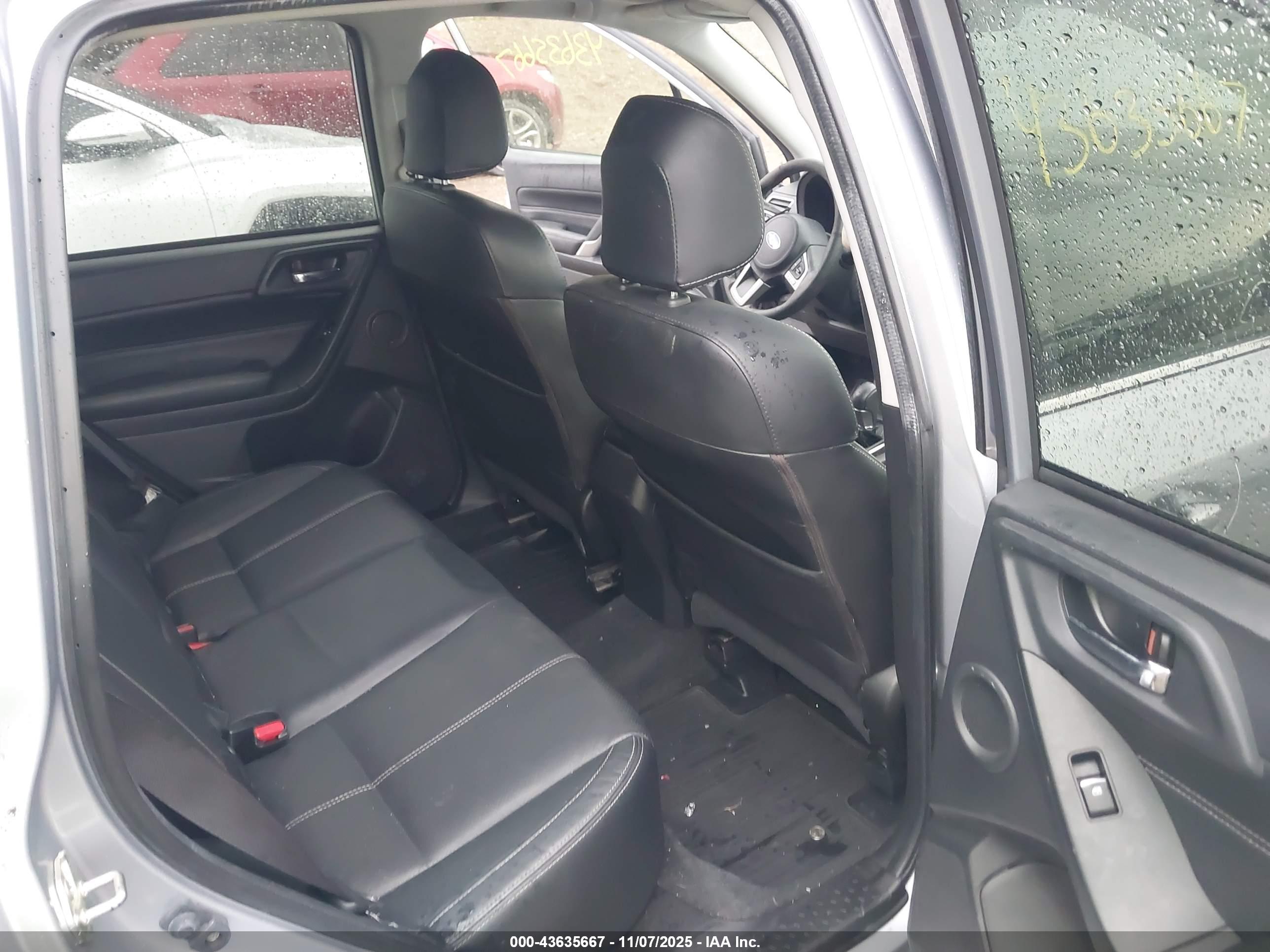 SUBARU FORESTER image 8