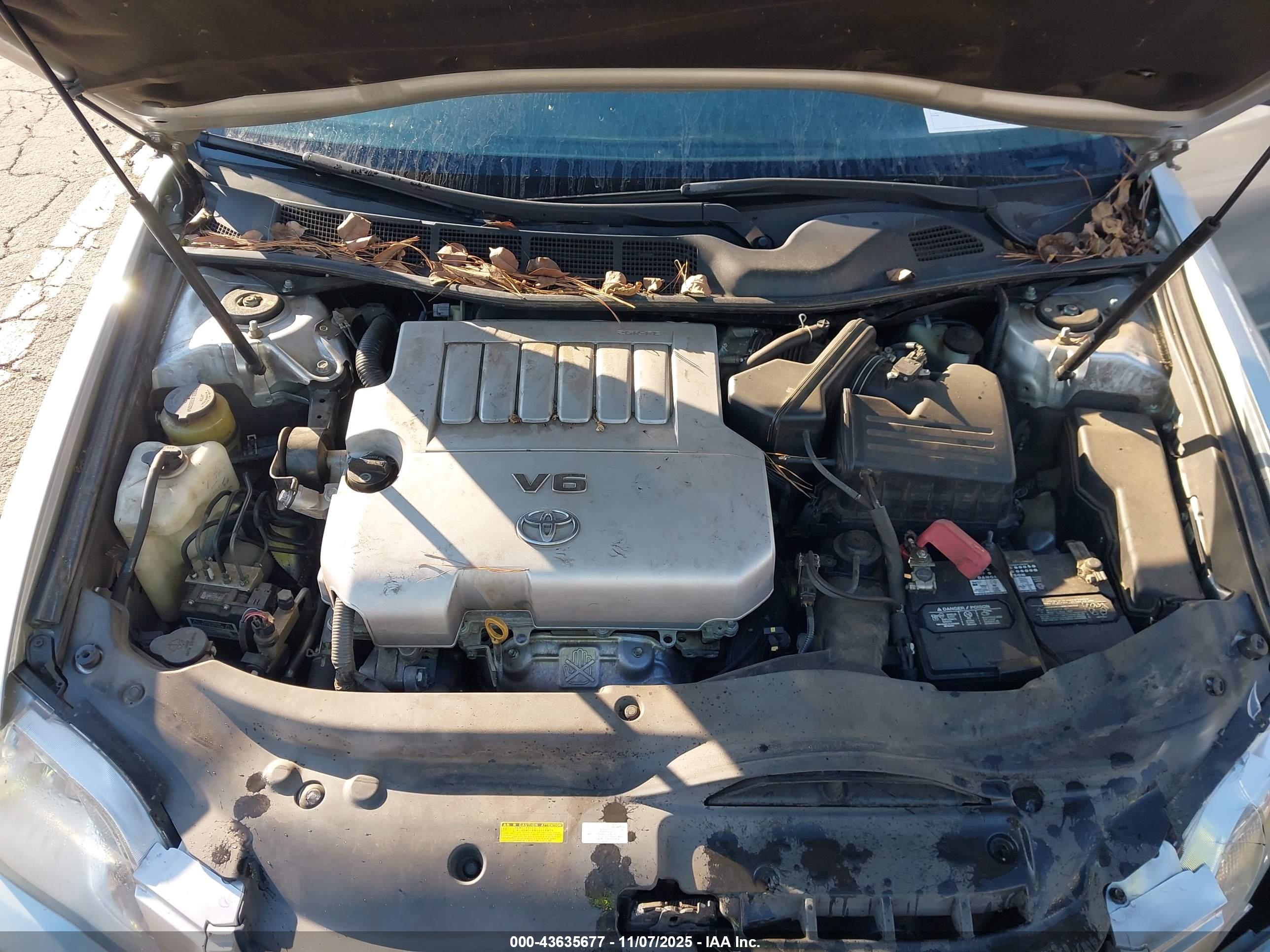 TOYOTA AVALON image 10