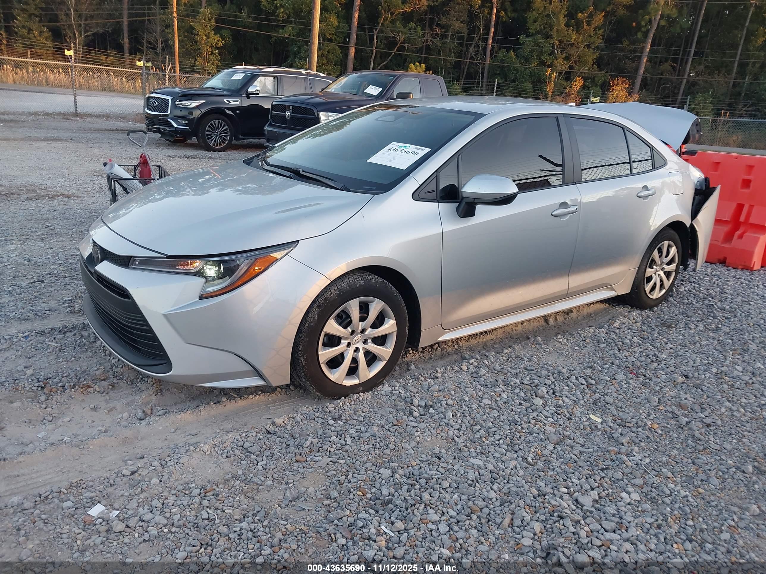 TOYOTA COROLLA image 2