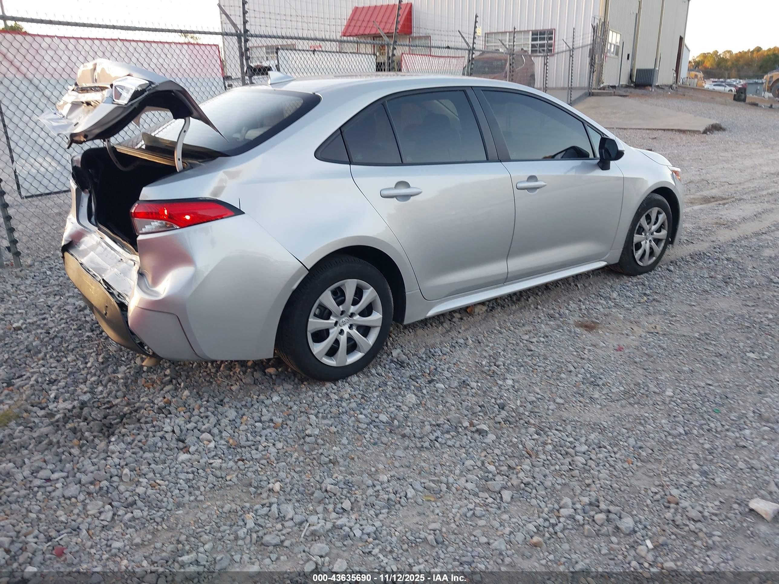 TOYOTA COROLLA image 4