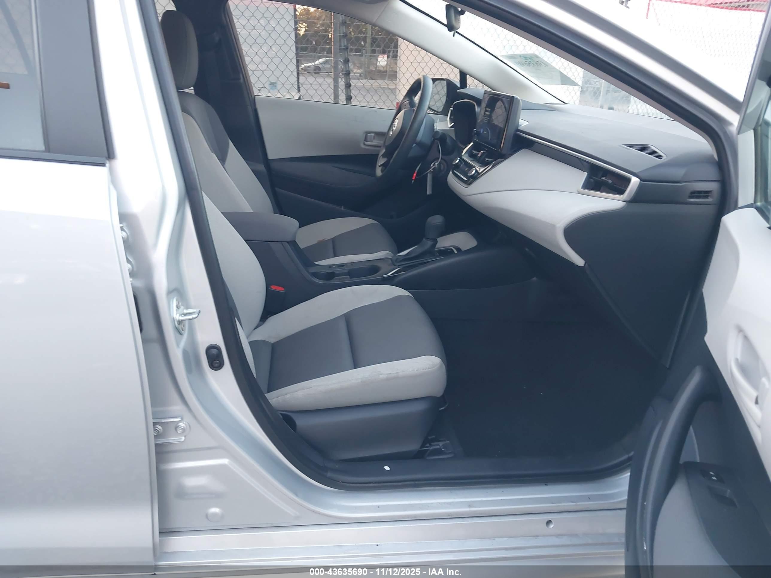 TOYOTA COROLLA image 5