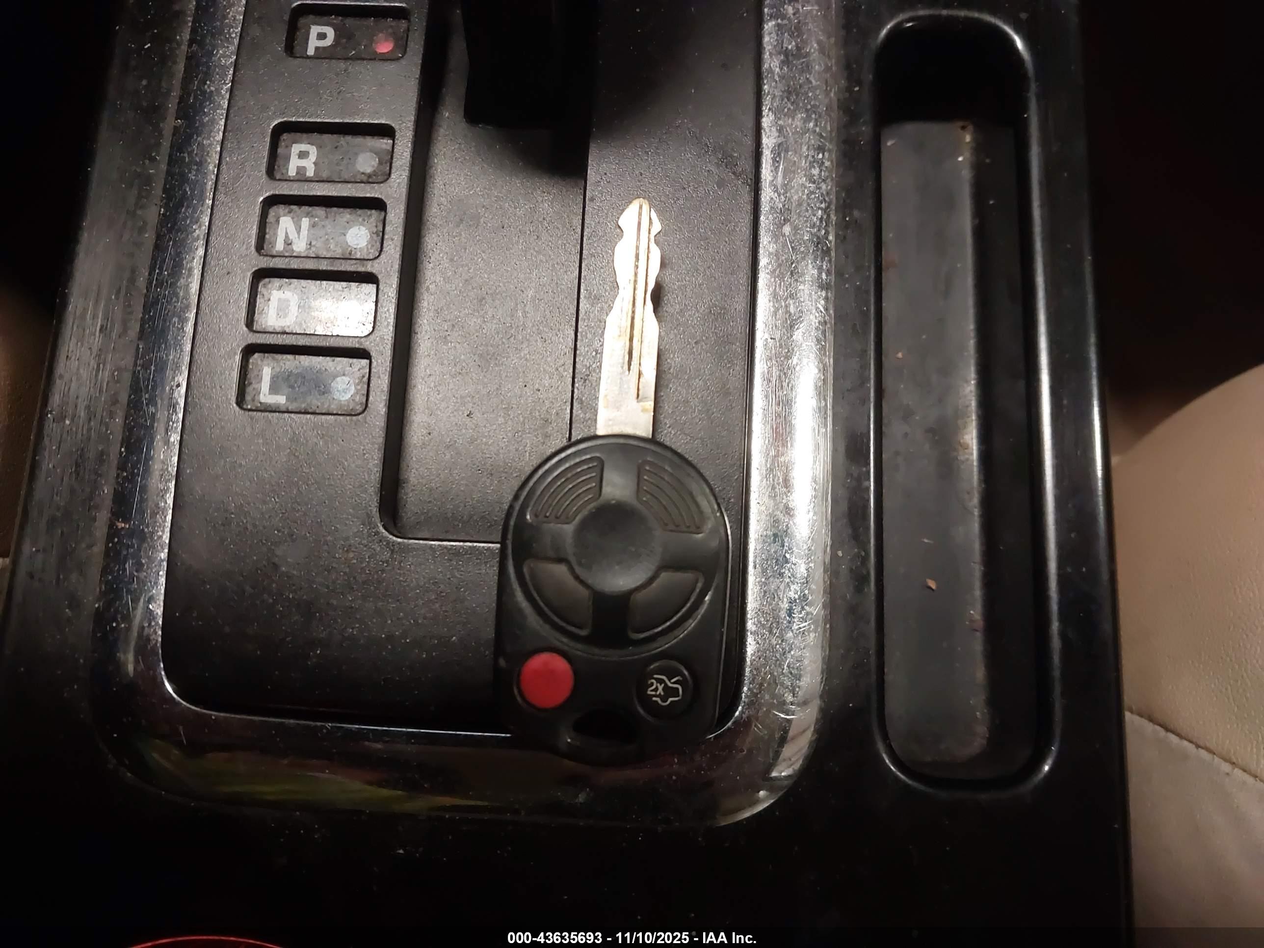 FORD ESCAPE image 11