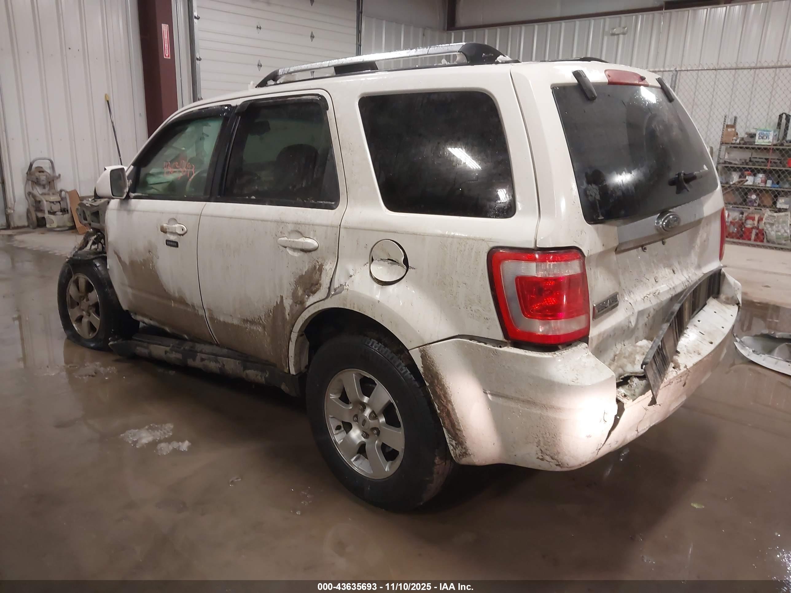 FORD ESCAPE image 3