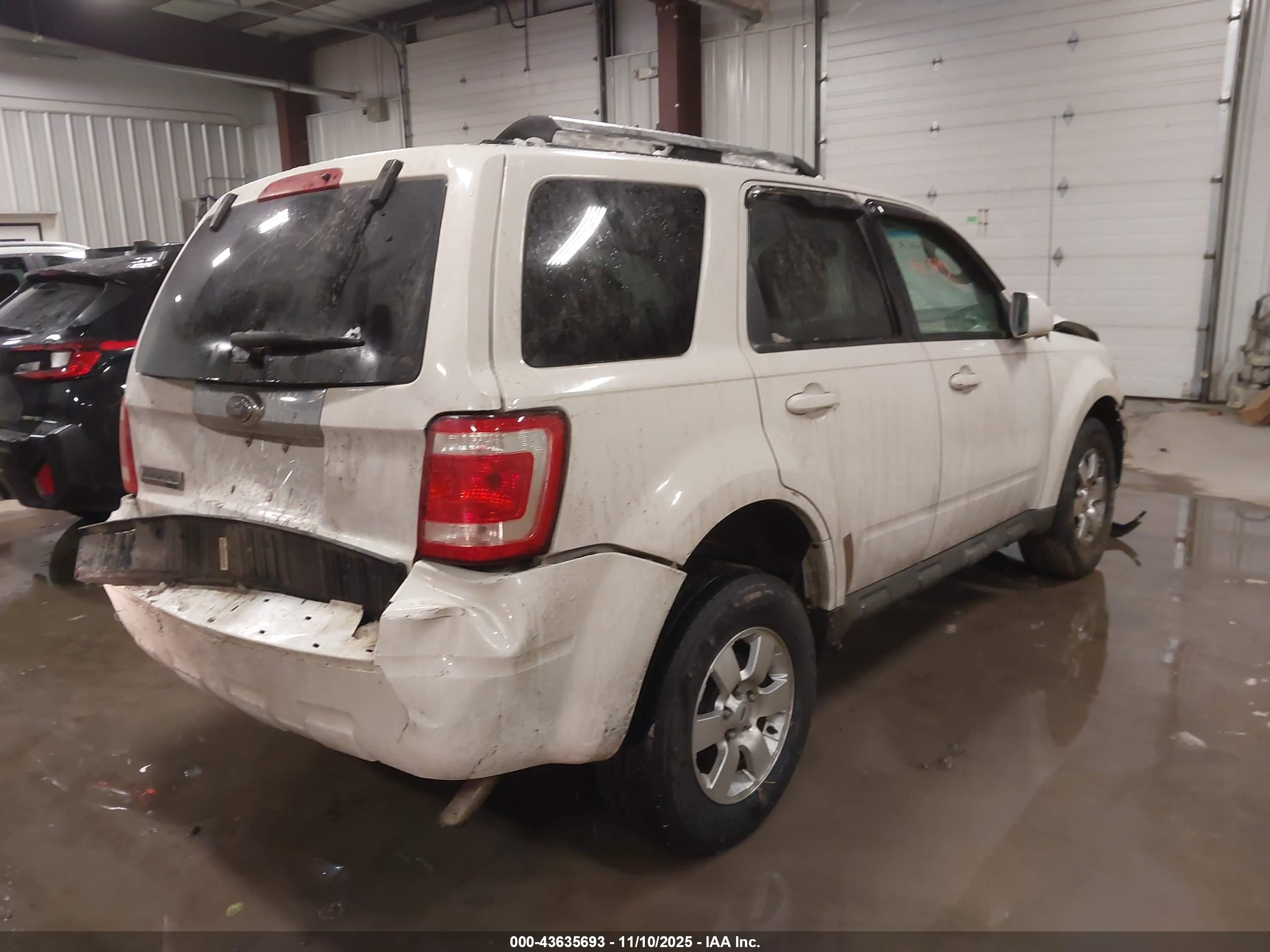 FORD ESCAPE image 4