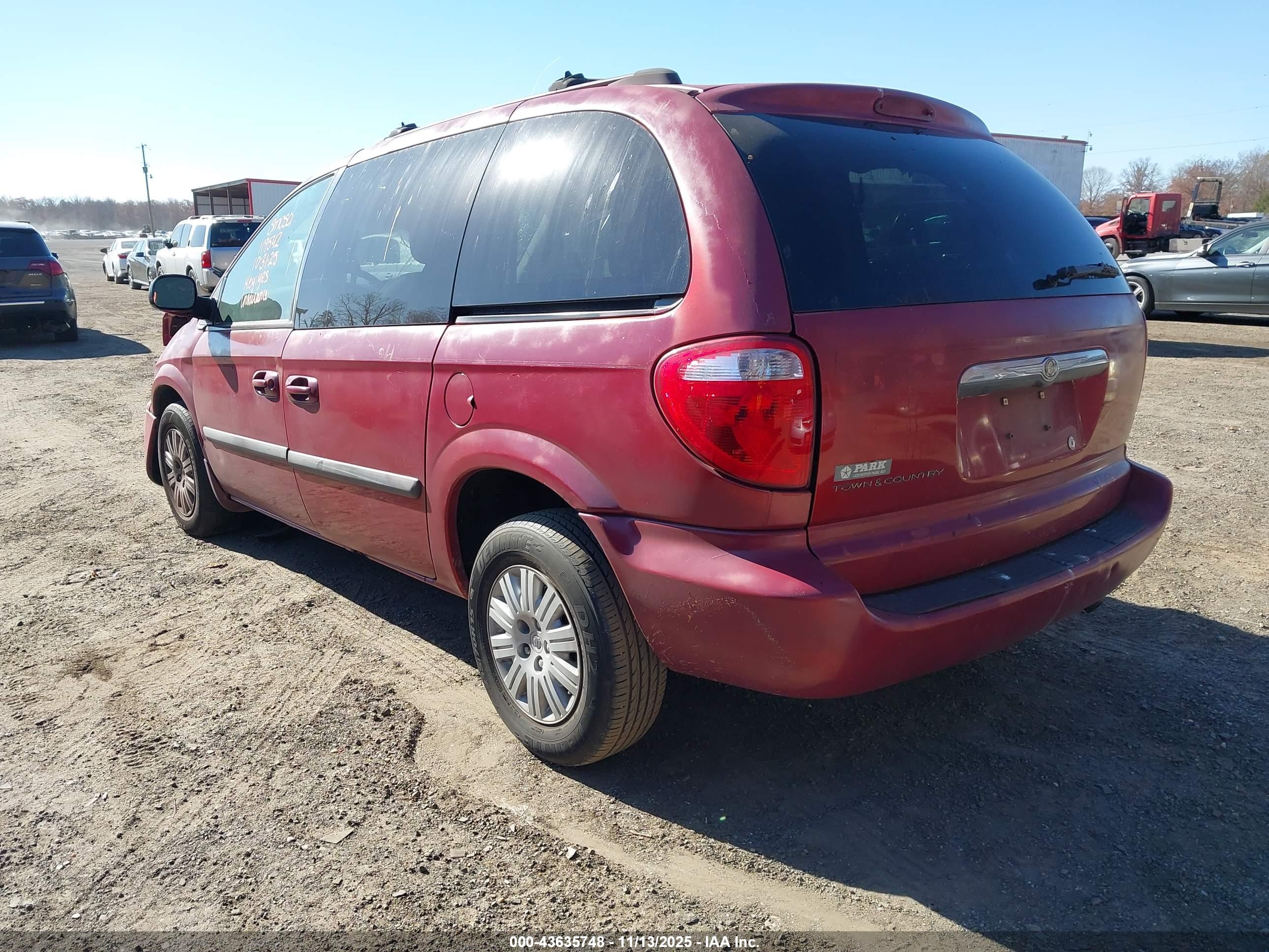 CHRYSLER TOWN image 3