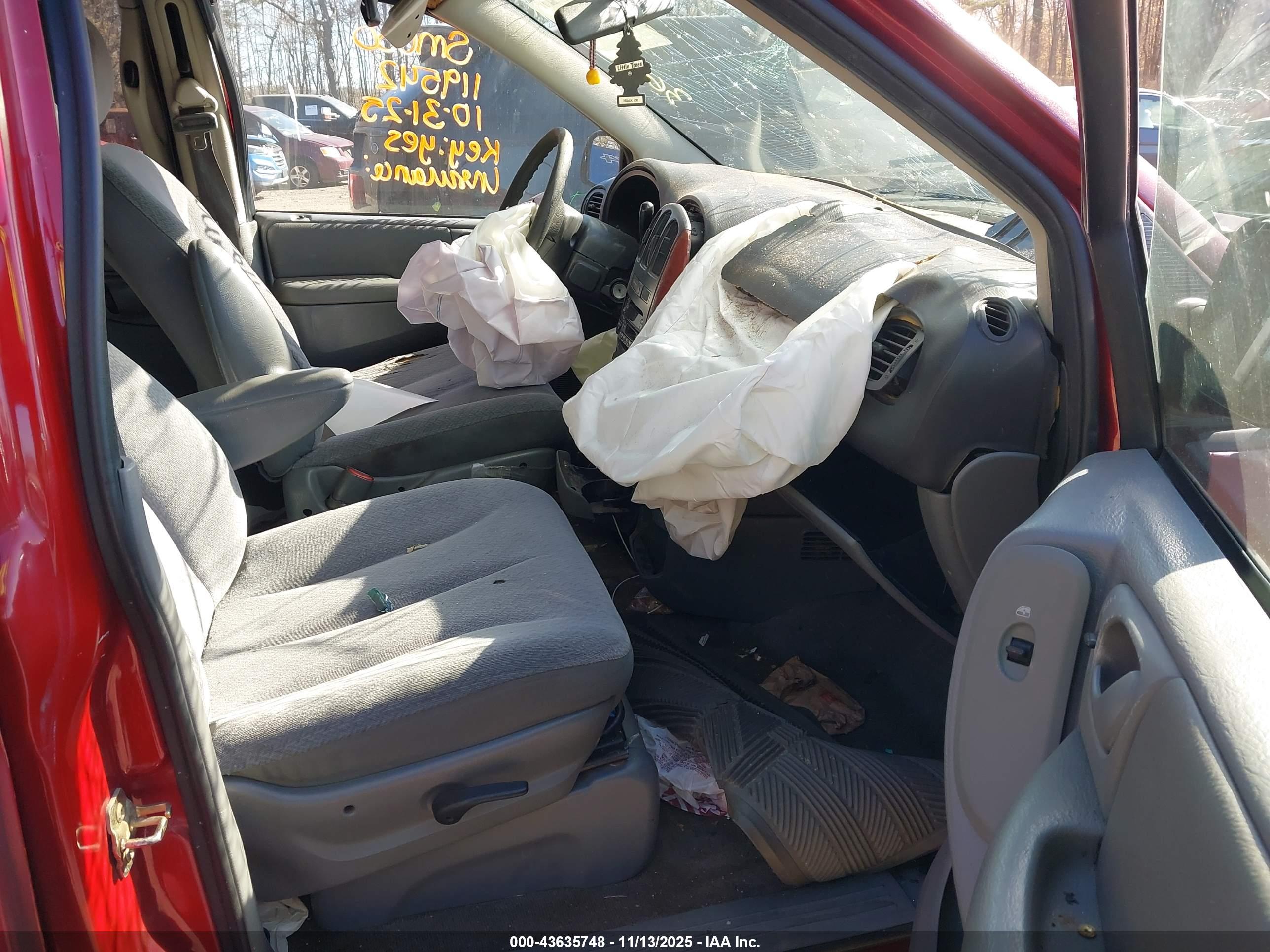 CHRYSLER TOWN image 5