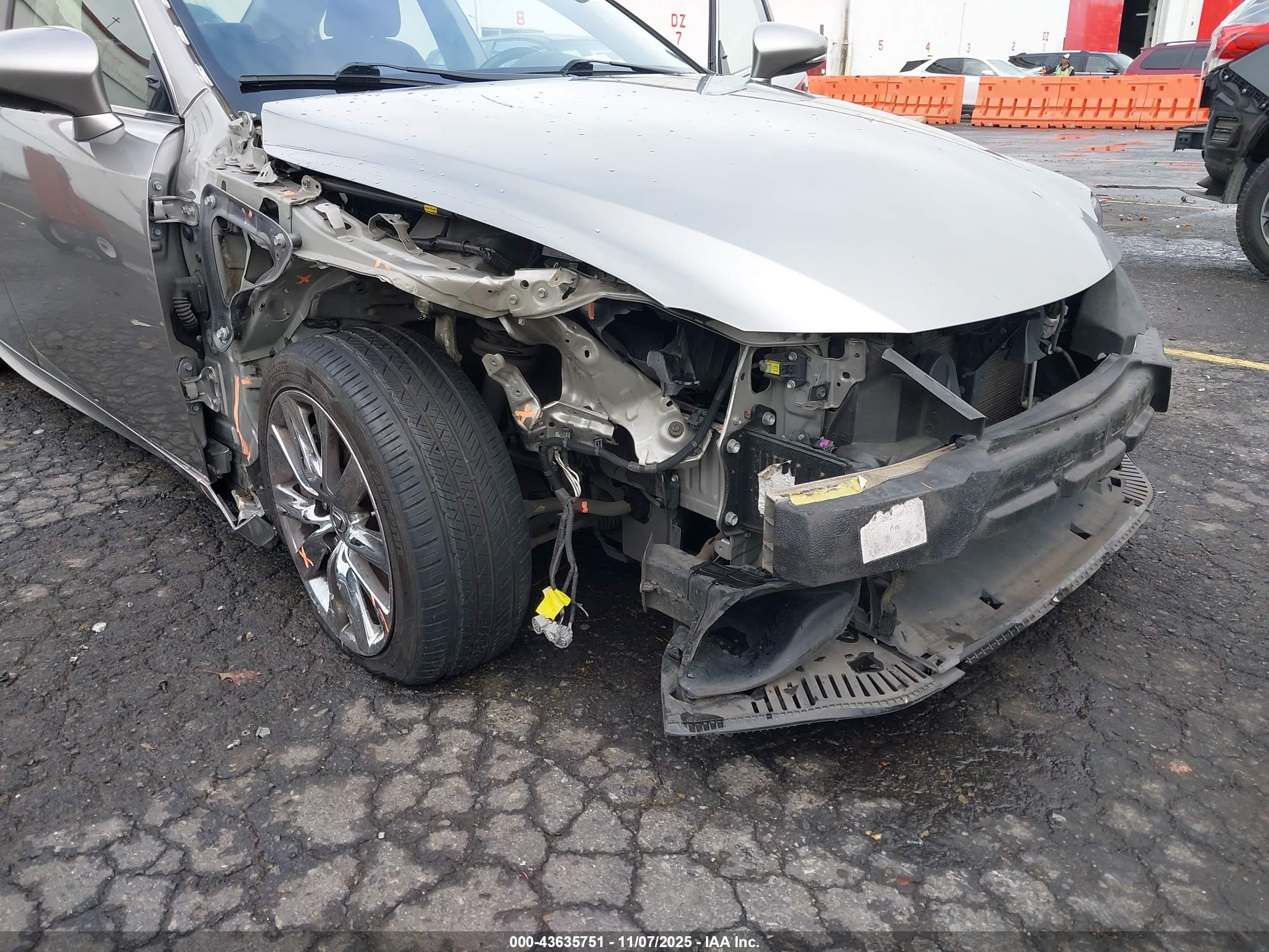 LEXUS IS image 6