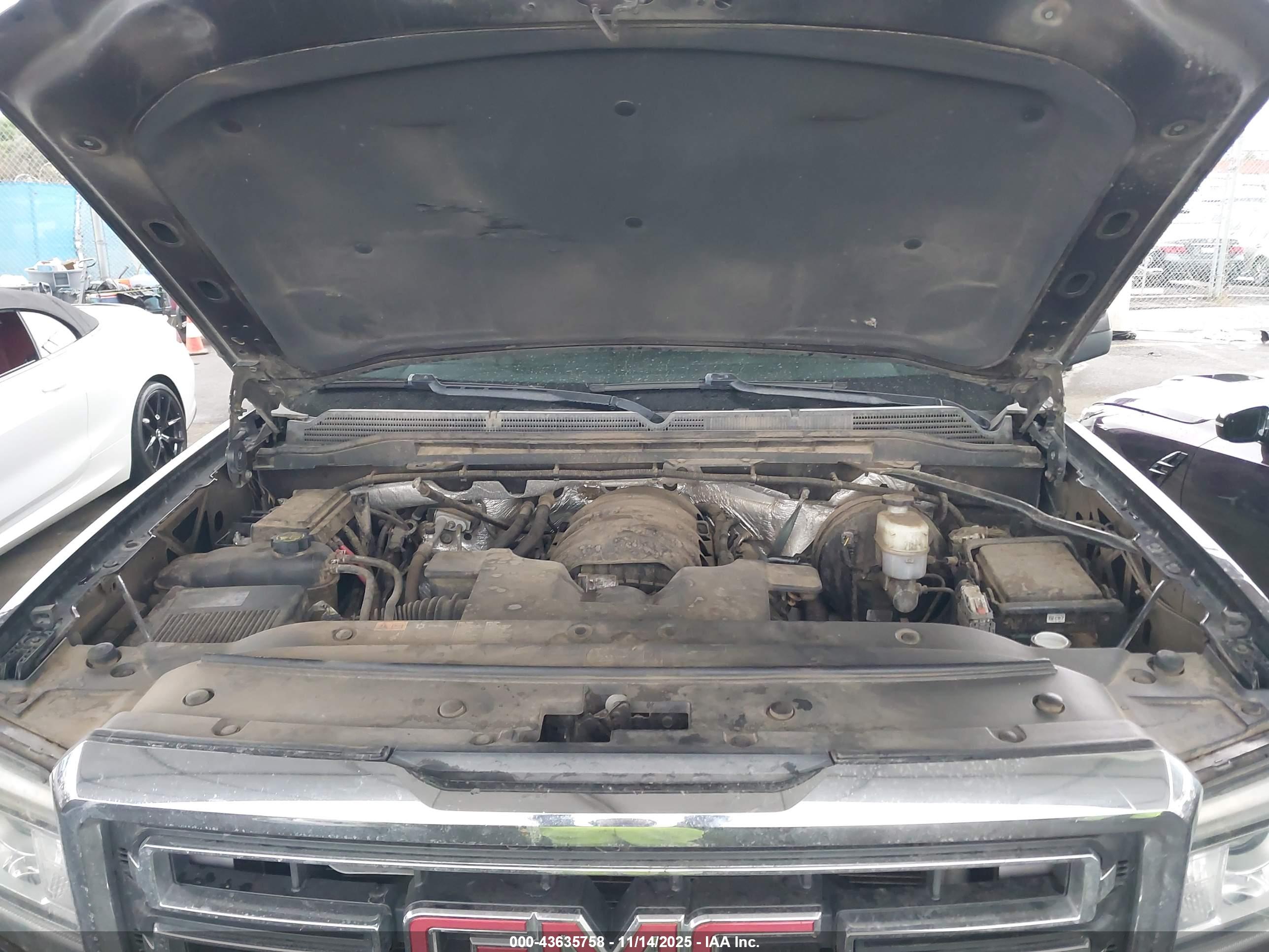 GMC SIERRA image 10