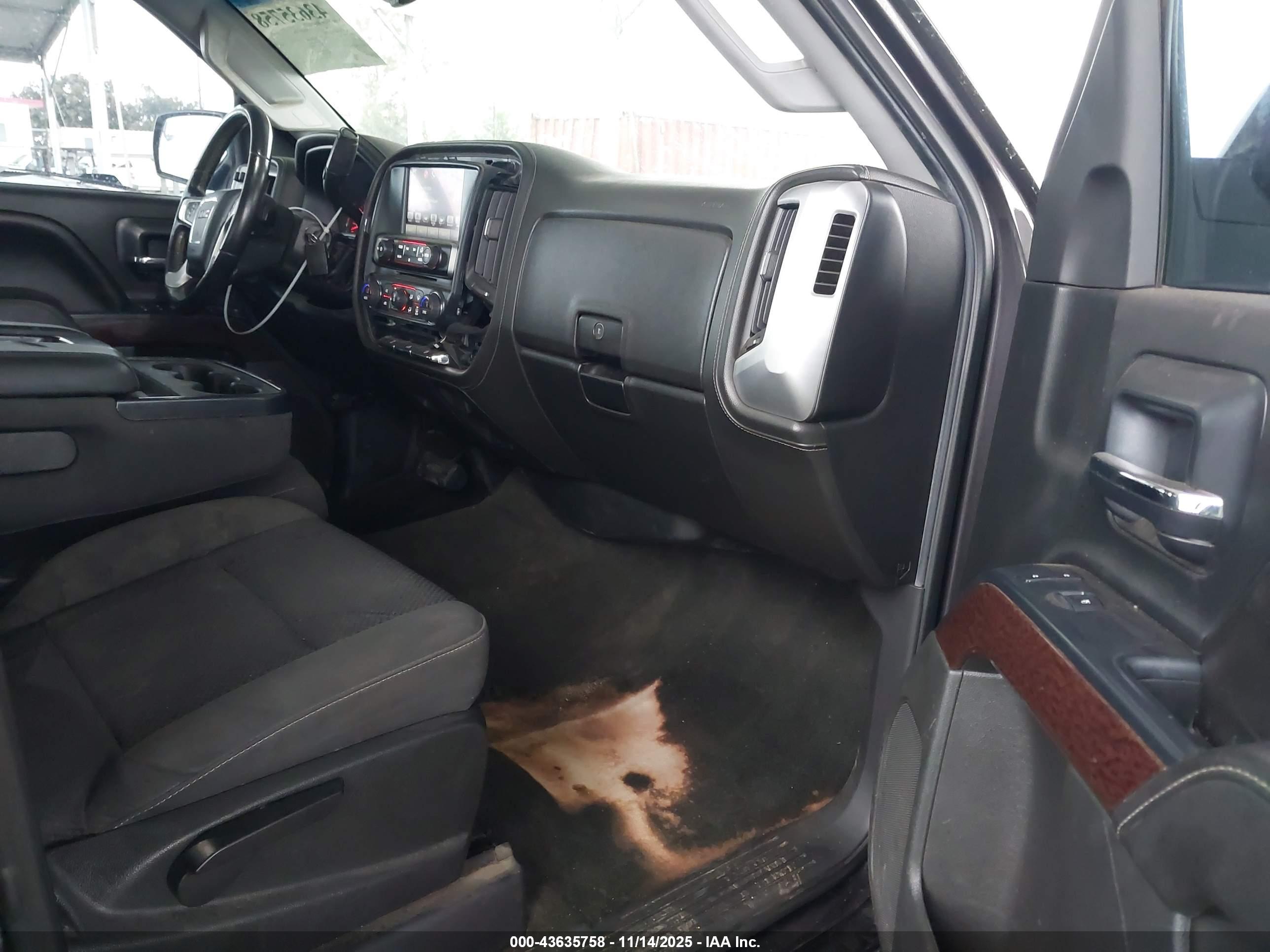 GMC SIERRA image 5