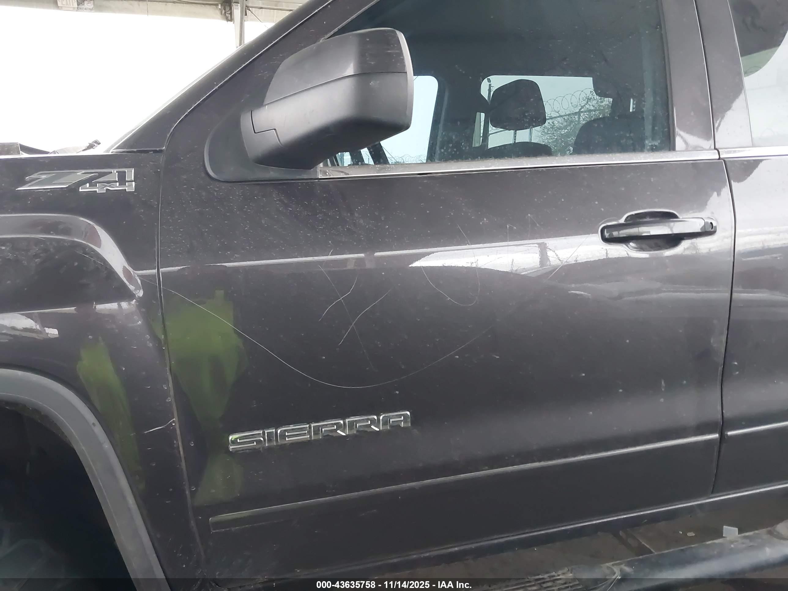 GMC SIERRA image 6