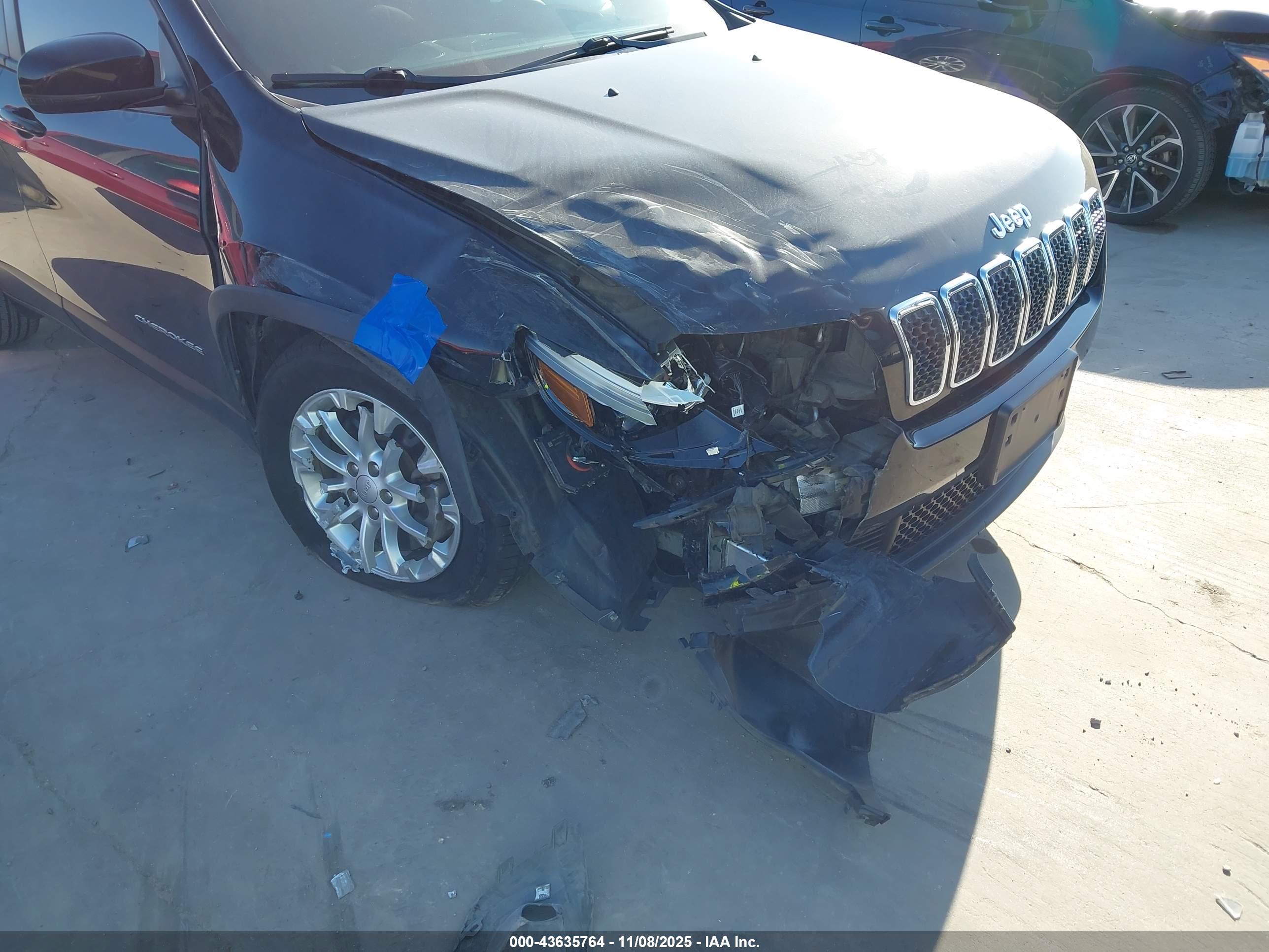 JEEP CHEROKEE image 6