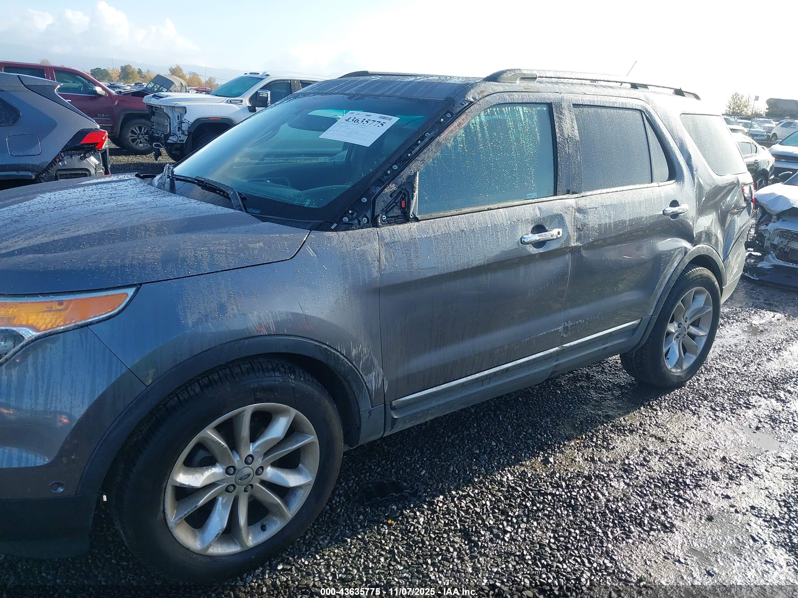 FORD EXPLORER image 6