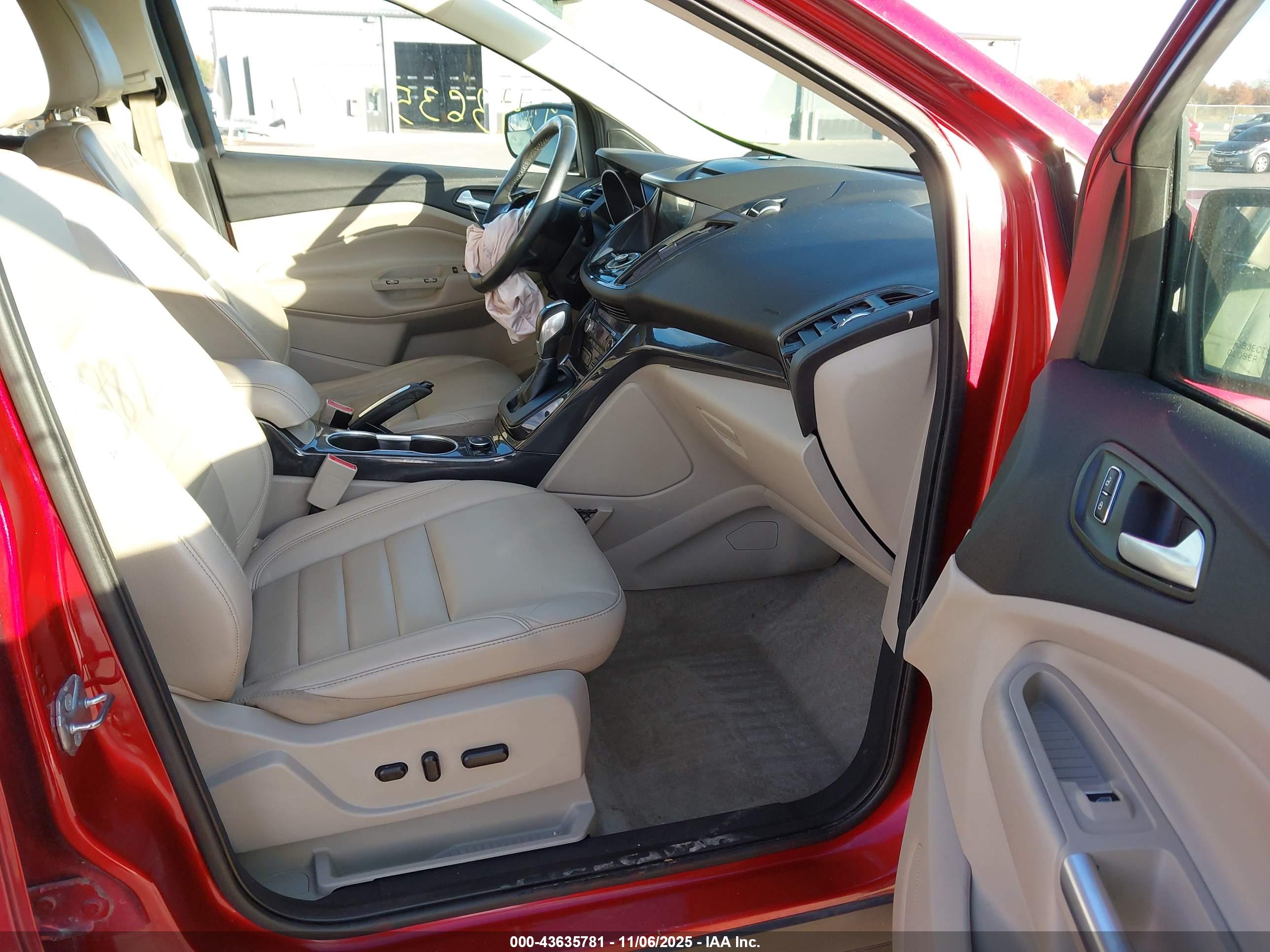 FORD ESCAPE image 5