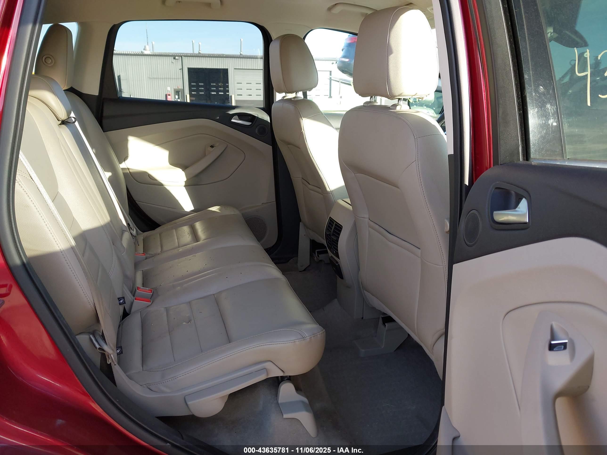 FORD ESCAPE image 8