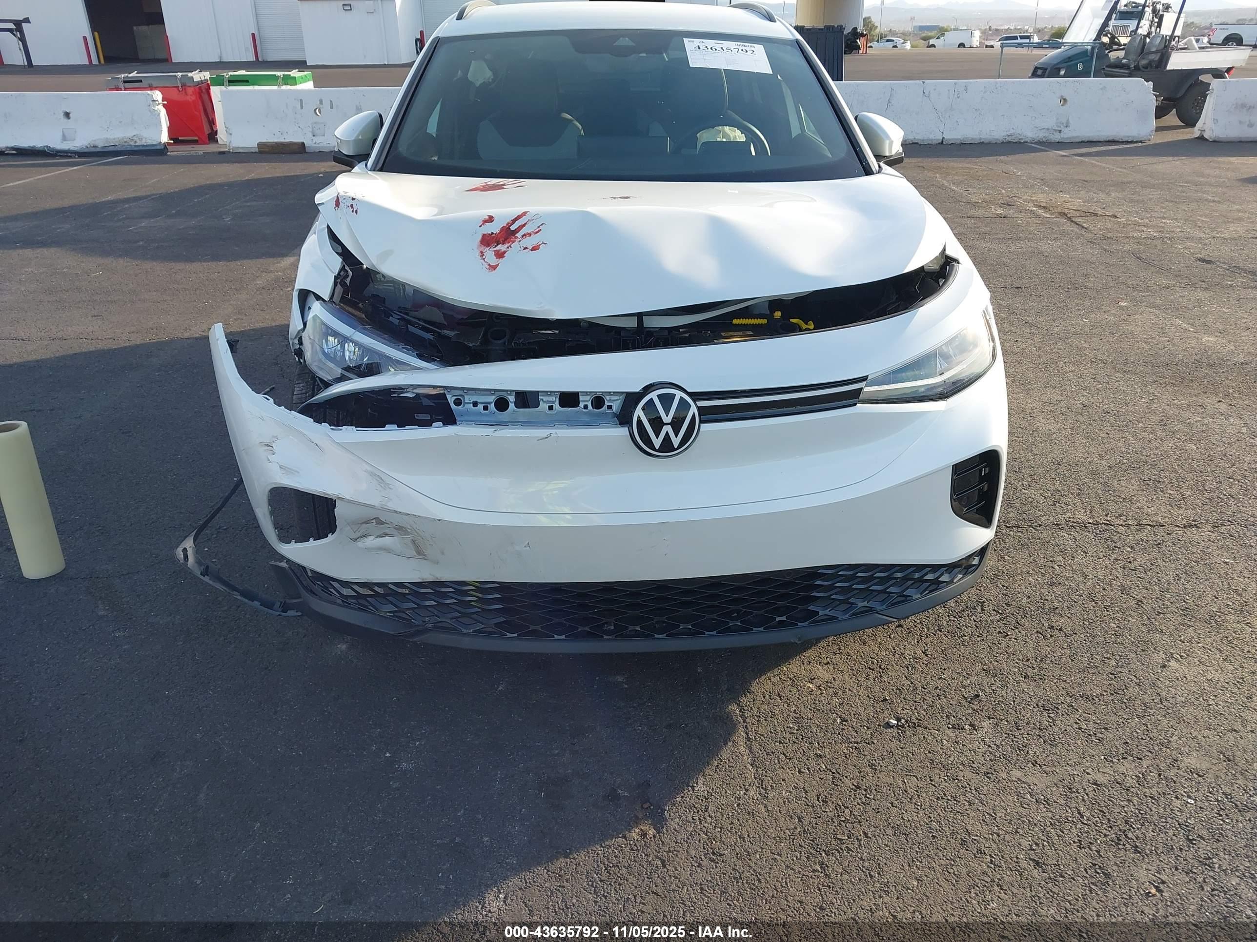 VOLKSWAGEN ID.4 image 6