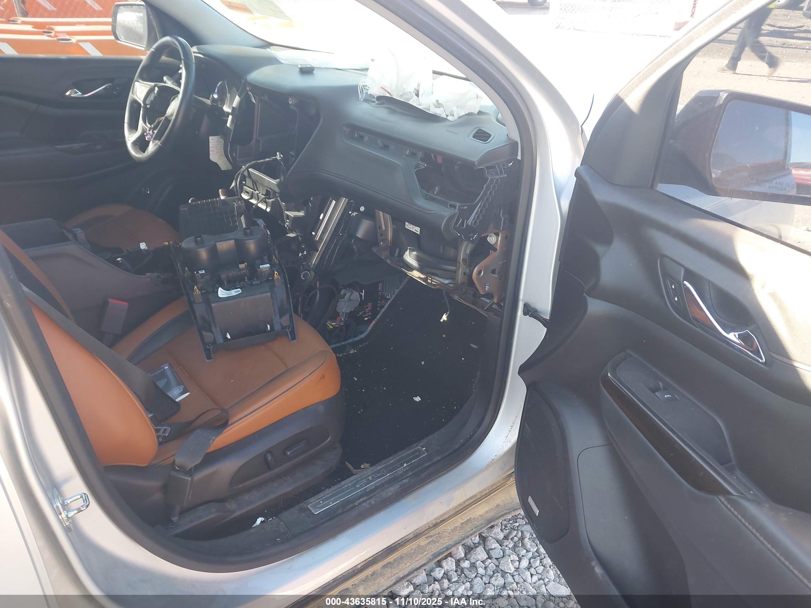 GMC ACADIA image 5