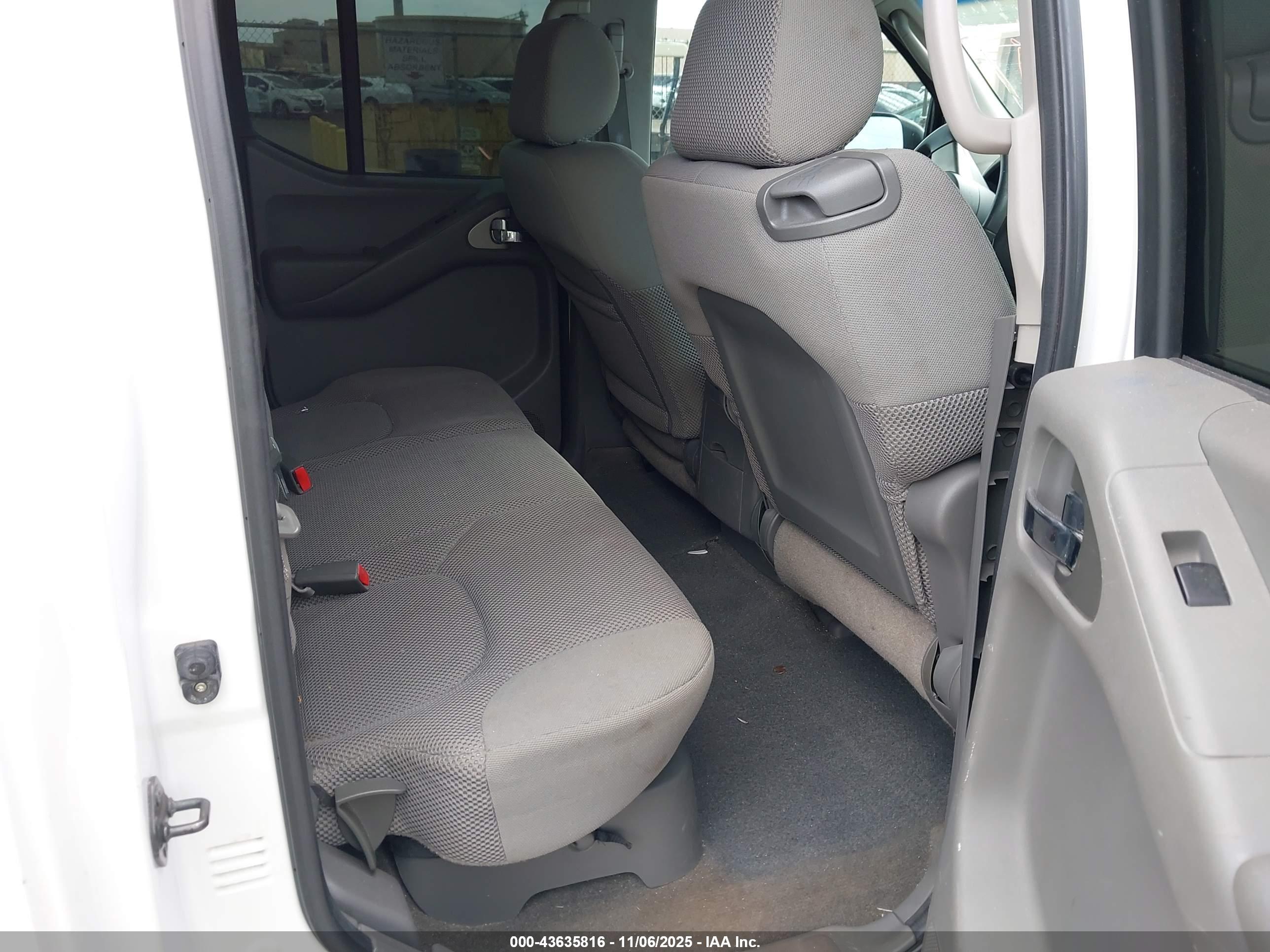 NISSAN FRONTIER image 8