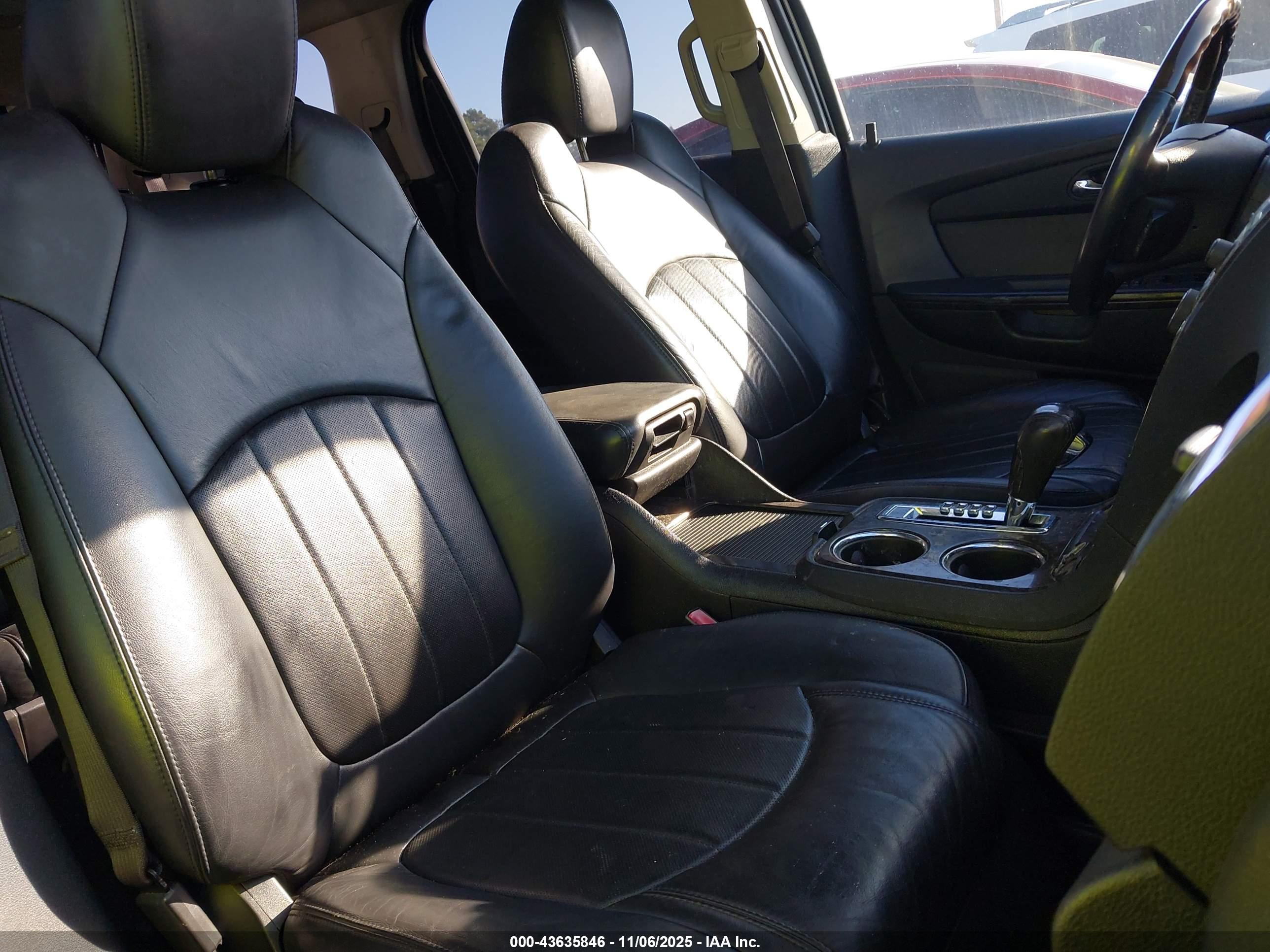 GMC ACADIA image 5