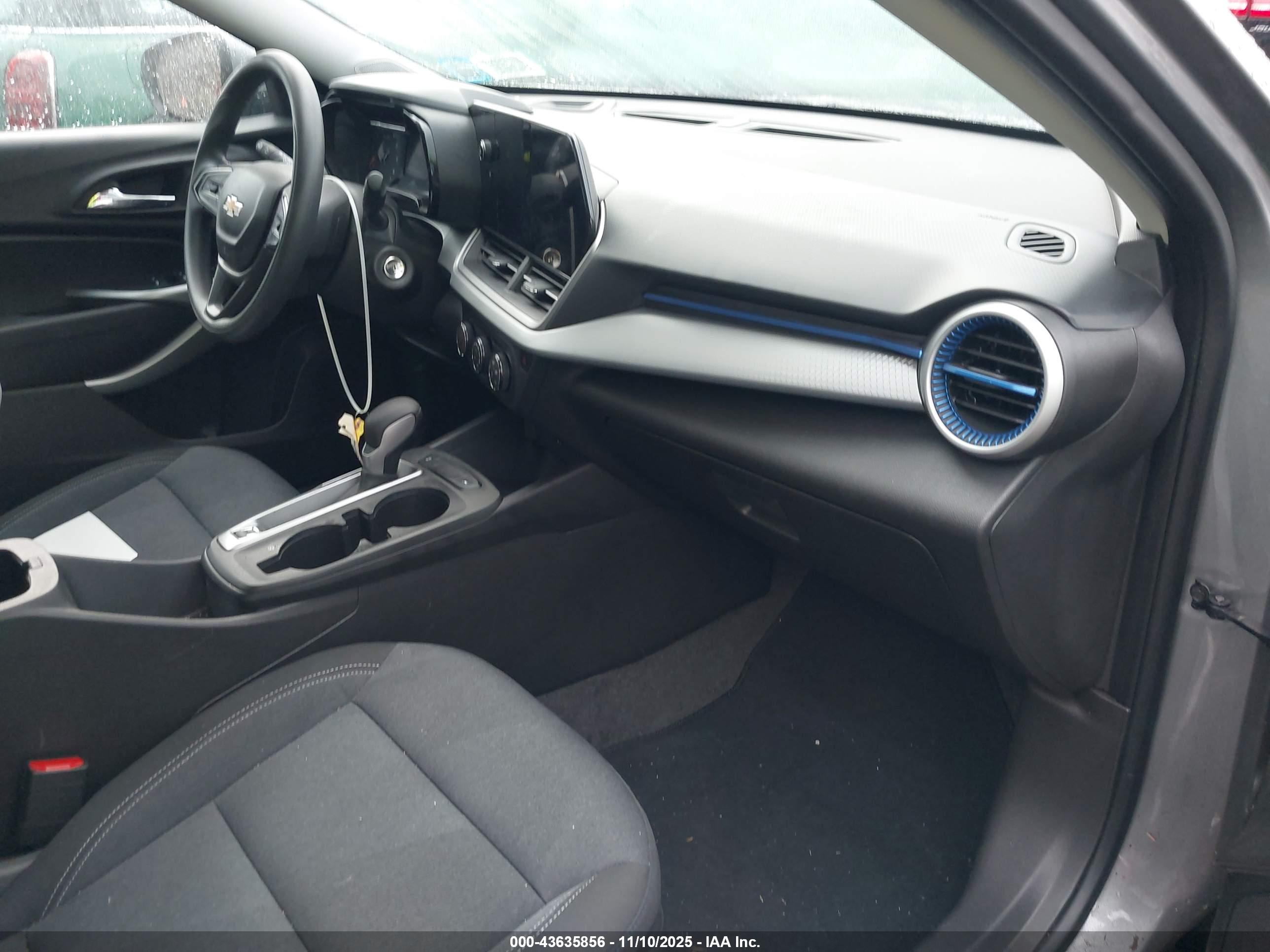 CHEVROLET TRAX image 5