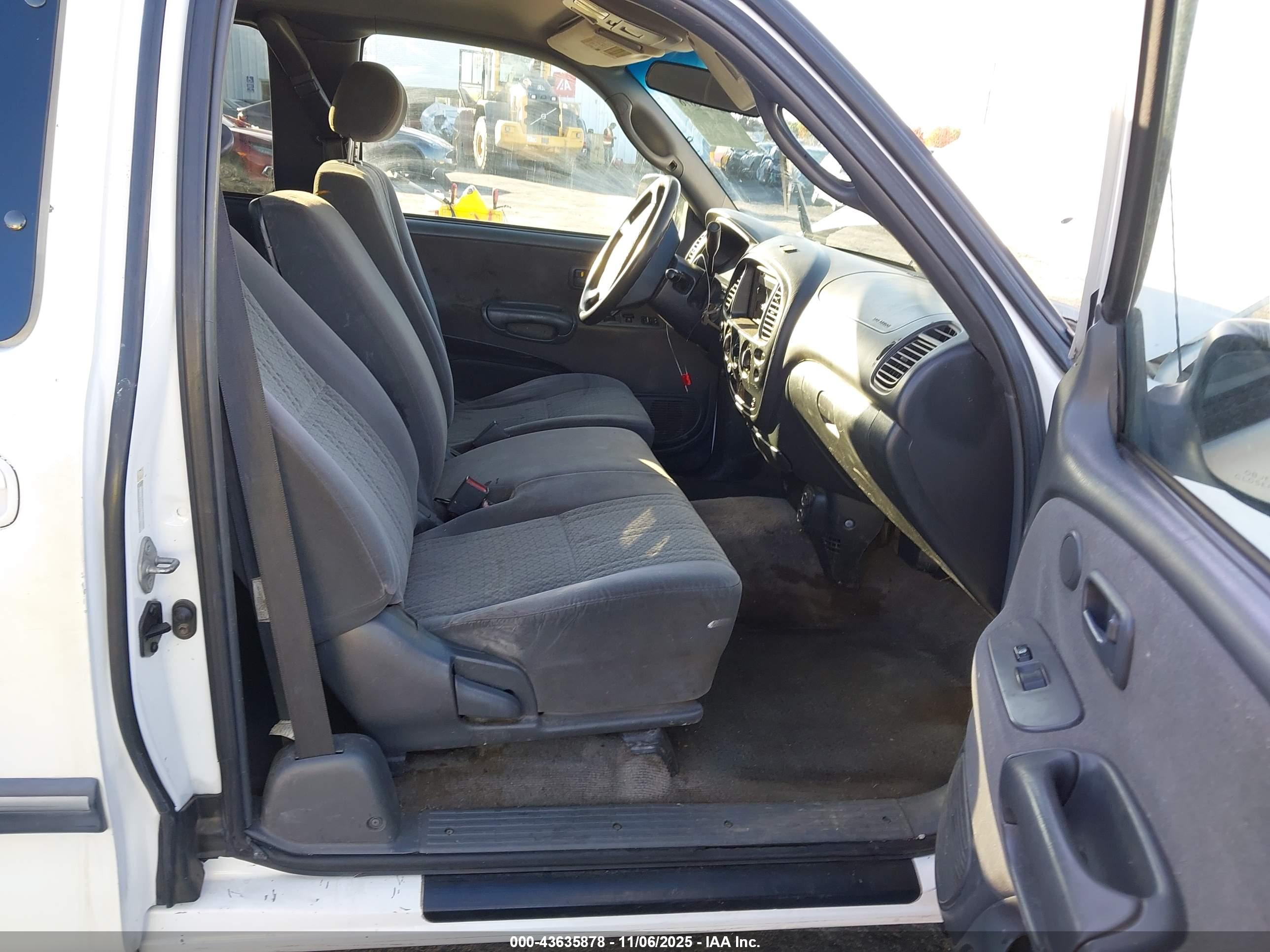 TOYOTA TUNDRA image 5