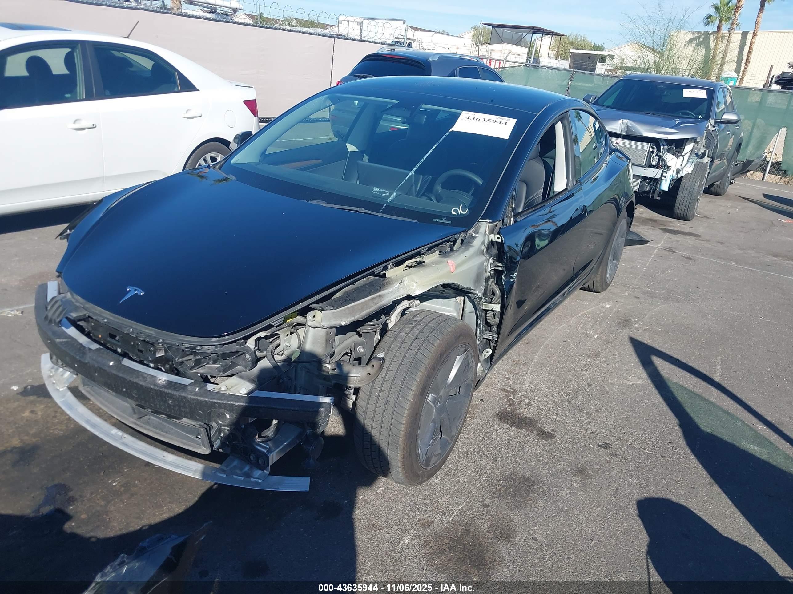 TESLA MODEL image 2