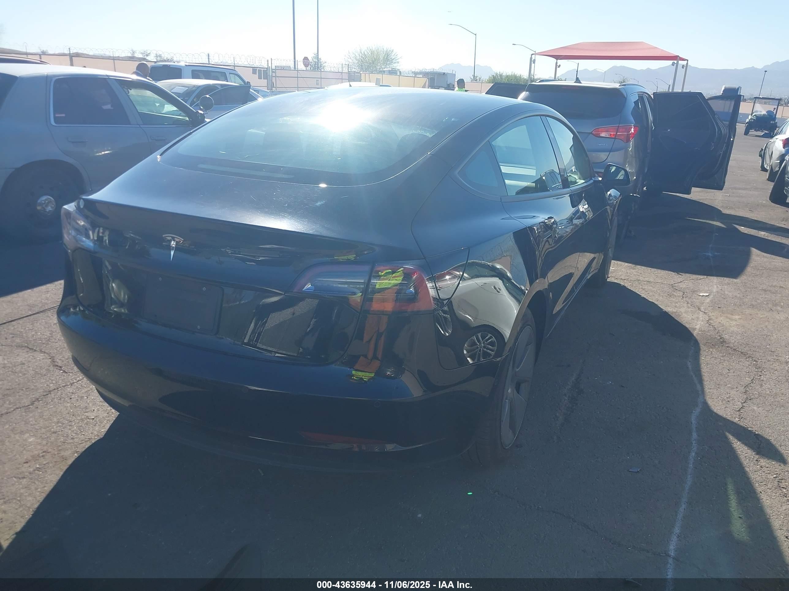 TESLA MODEL image 4