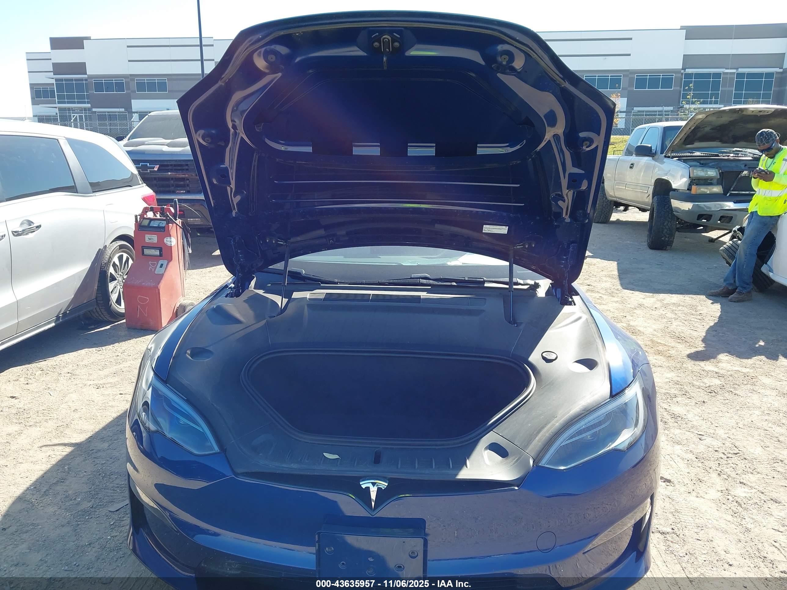 TESLA MODEL image 10