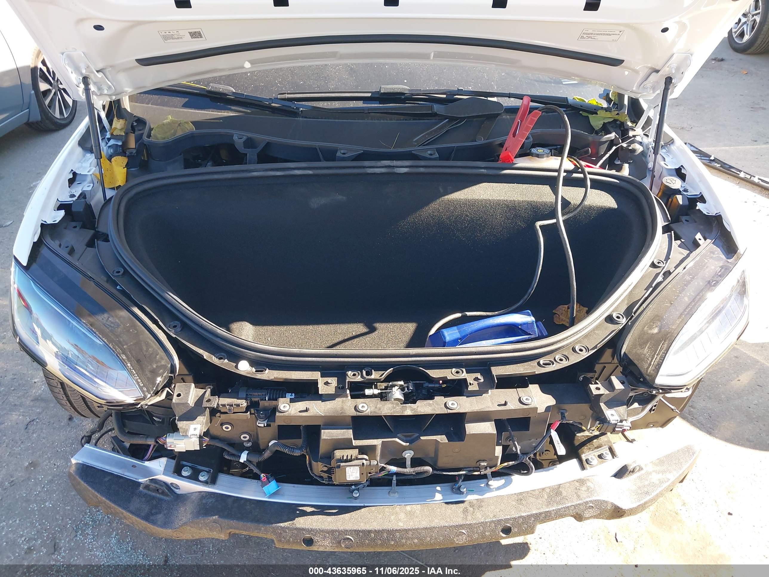 TESLA MODEL image 10