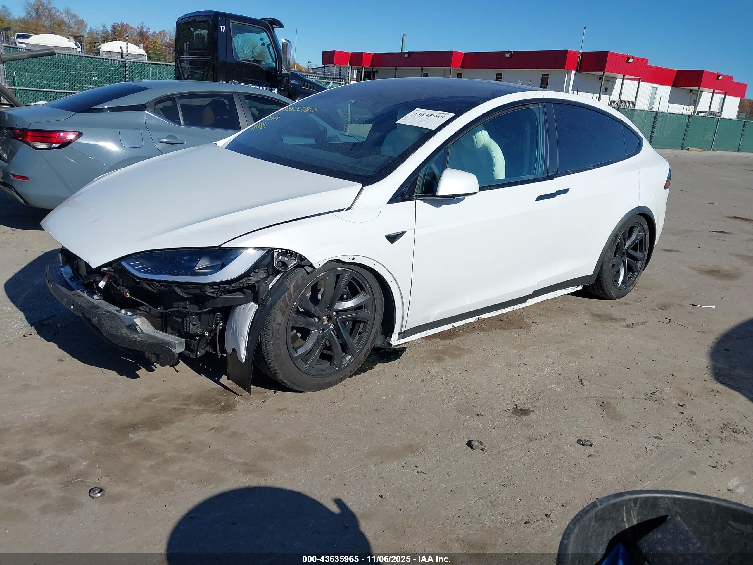 TESLA MODEL image 2