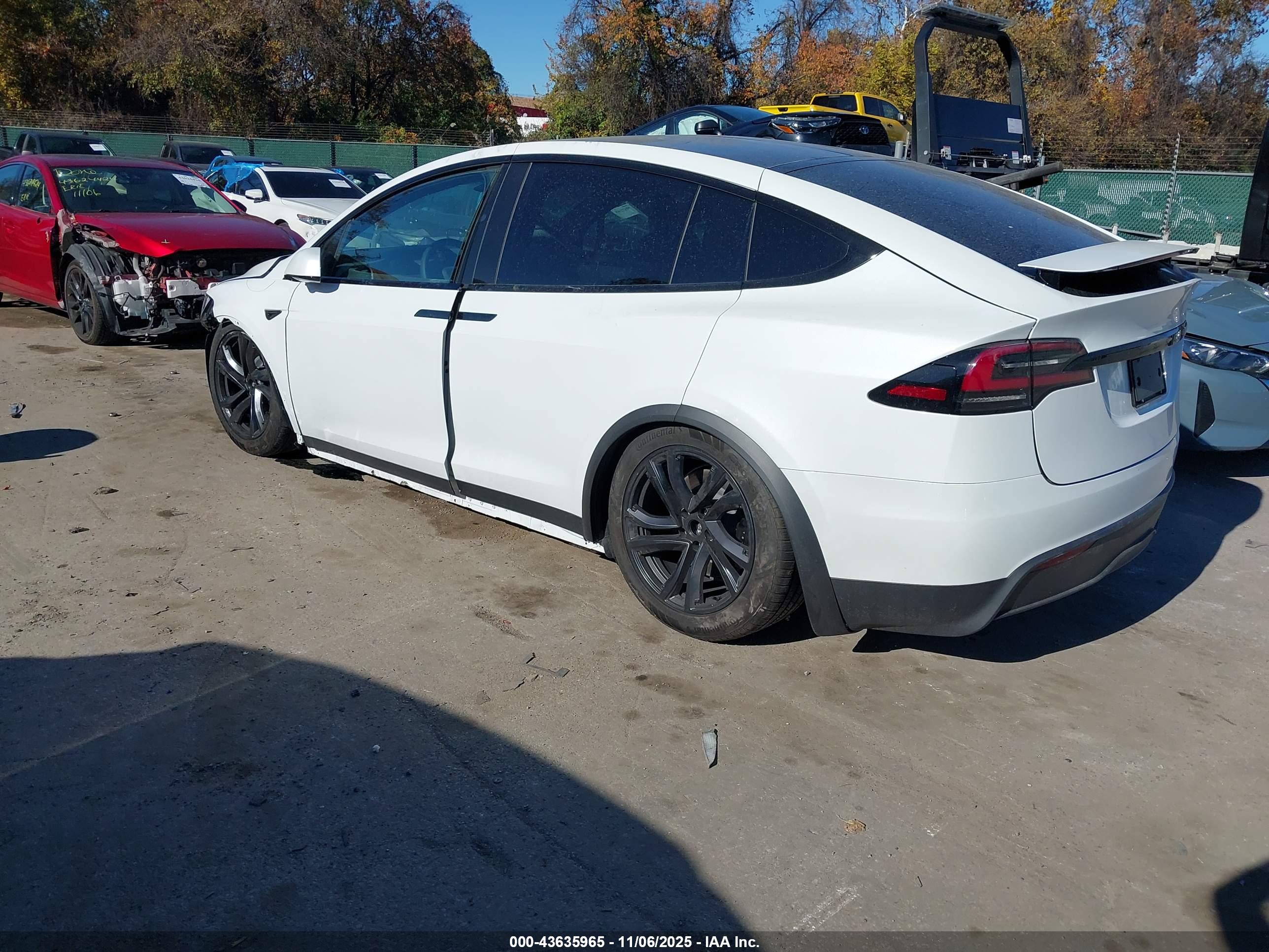 TESLA MODEL image 3