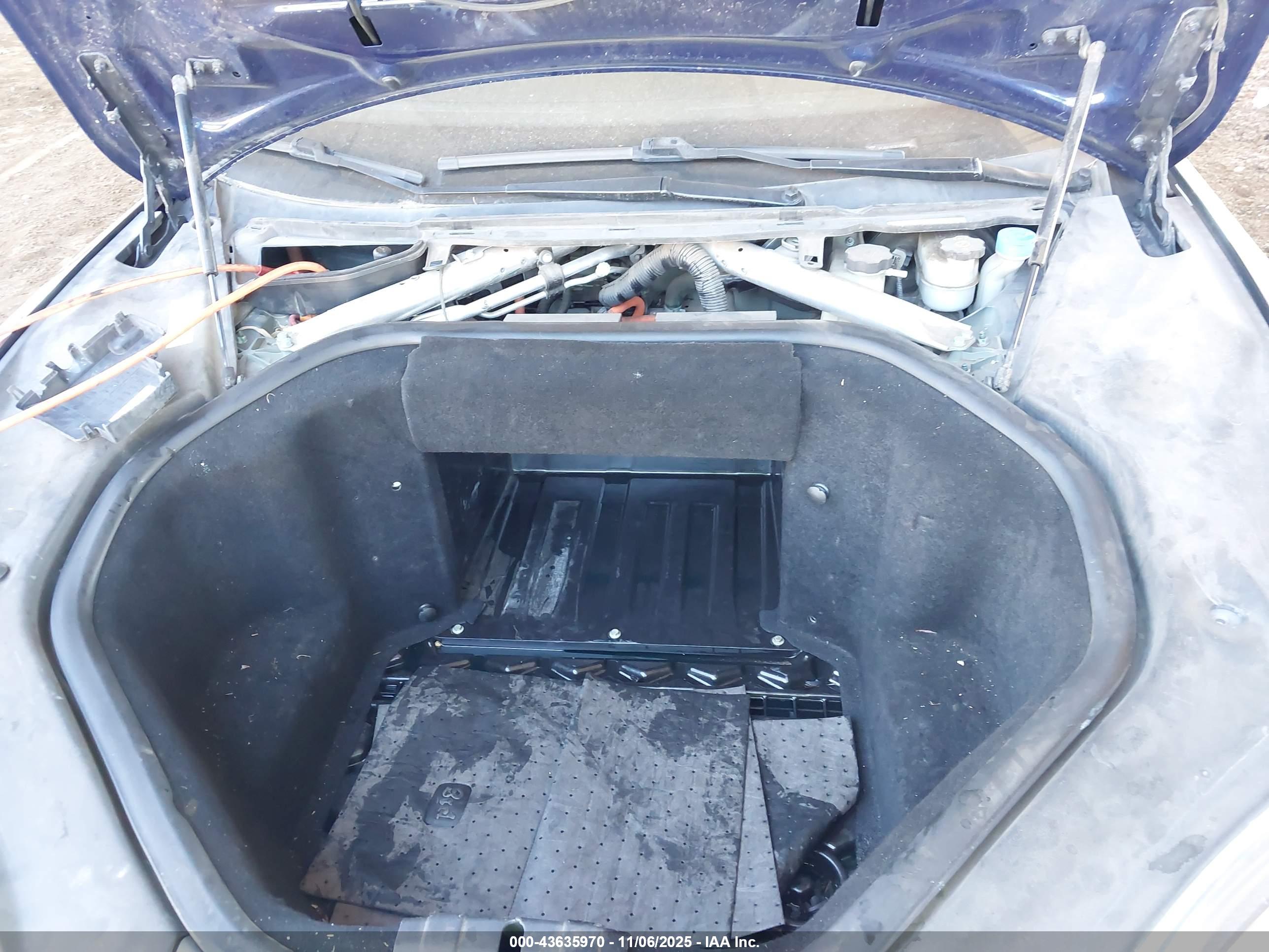 TESLA MODEL image 10