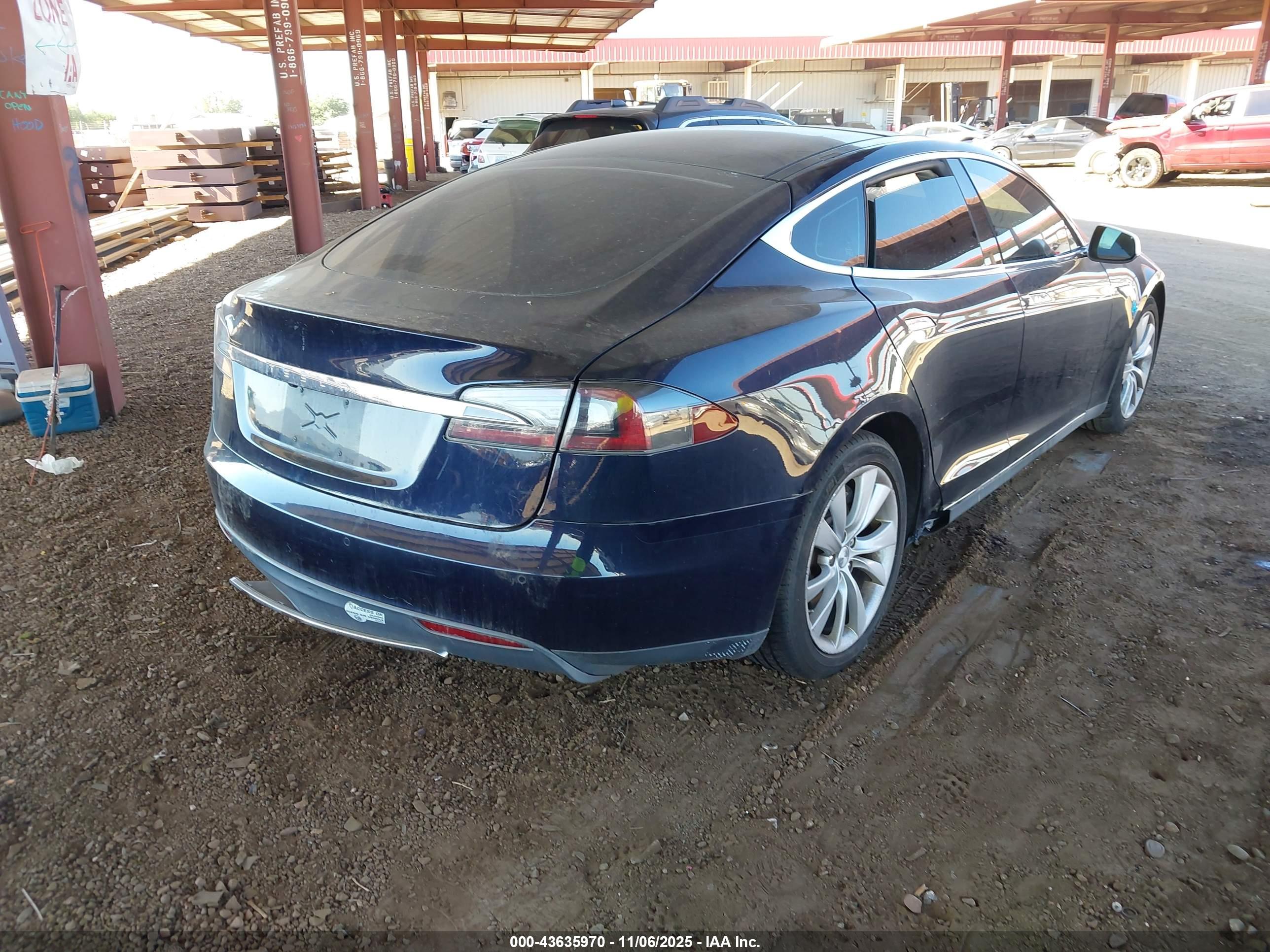 TESLA MODEL image 4