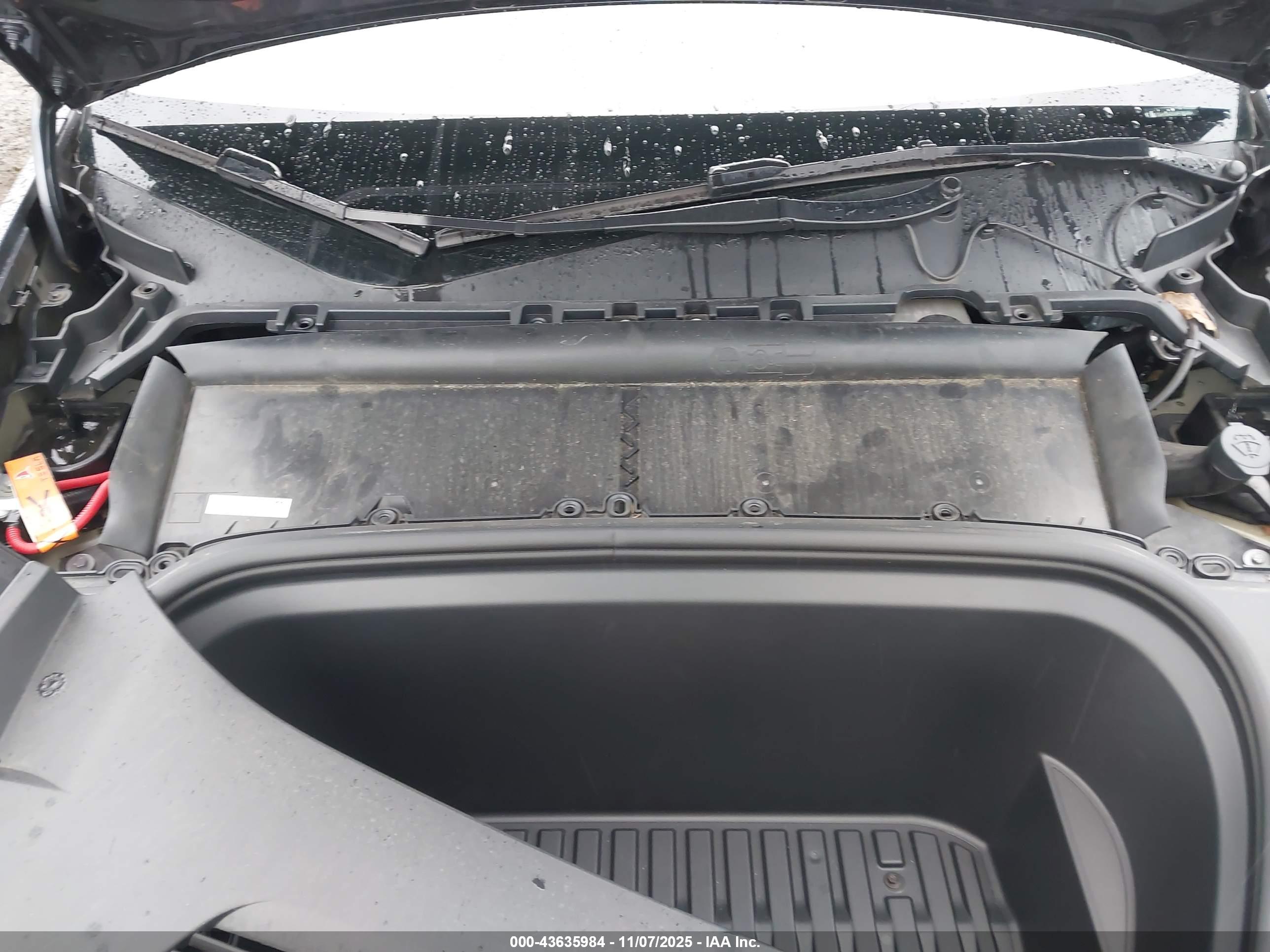TESLA MODEL image 10