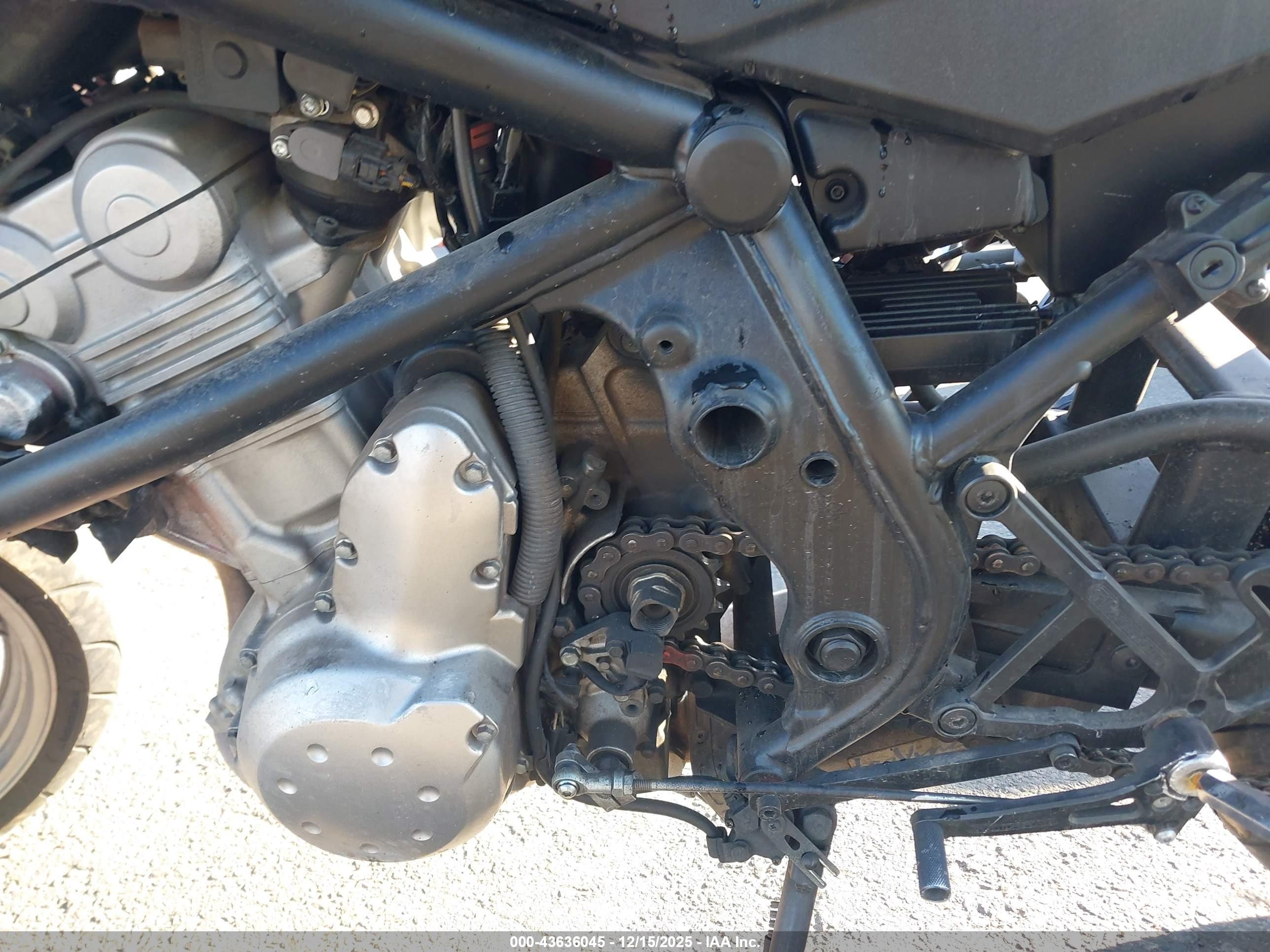 KAWASAKI EX650 image 9